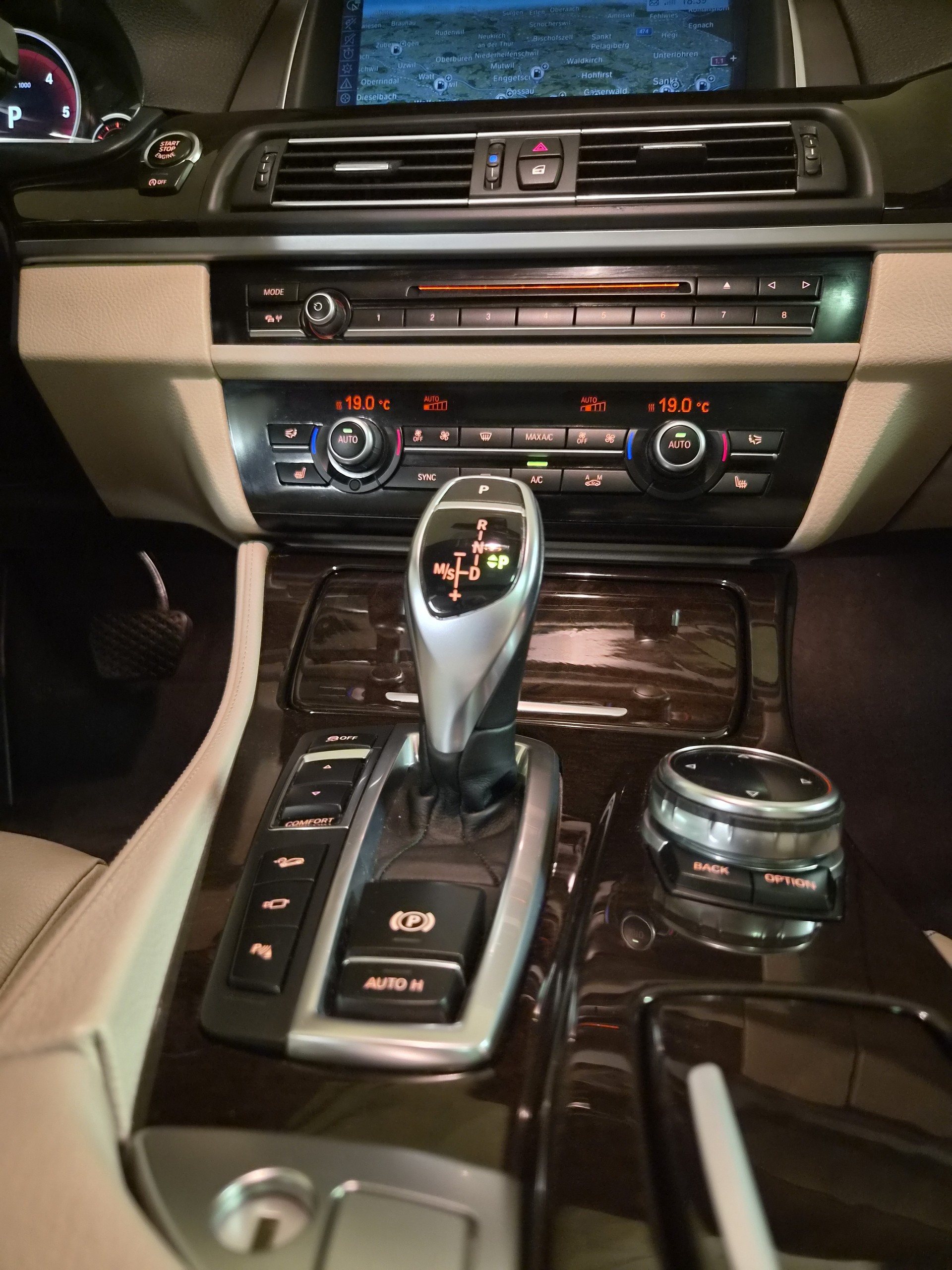 BMW 535d Touring xDrive M-Sport Steptronic-image-17