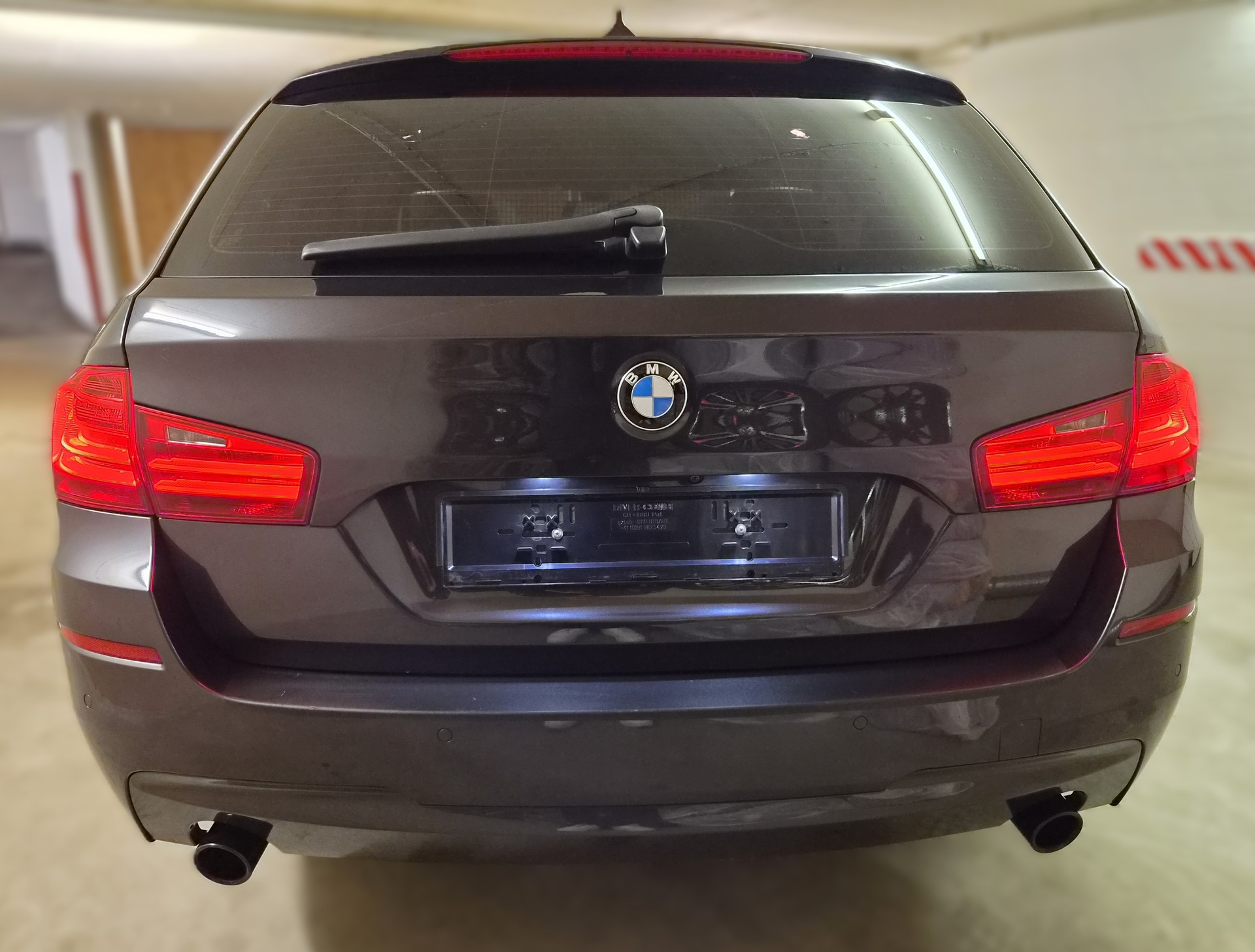 BMW 535d Touring xDrive M-Sport Steptronic-image-10