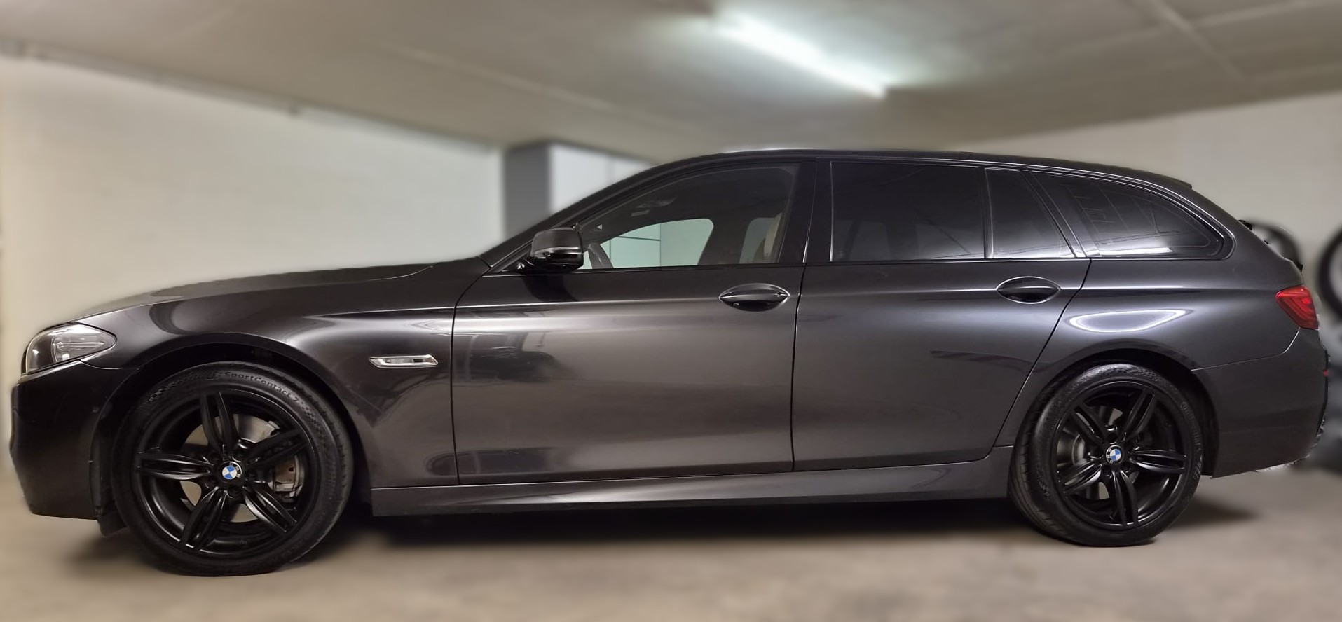 BMW 535d Touring xDrive M-Sport Steptronic-showroom-element-1