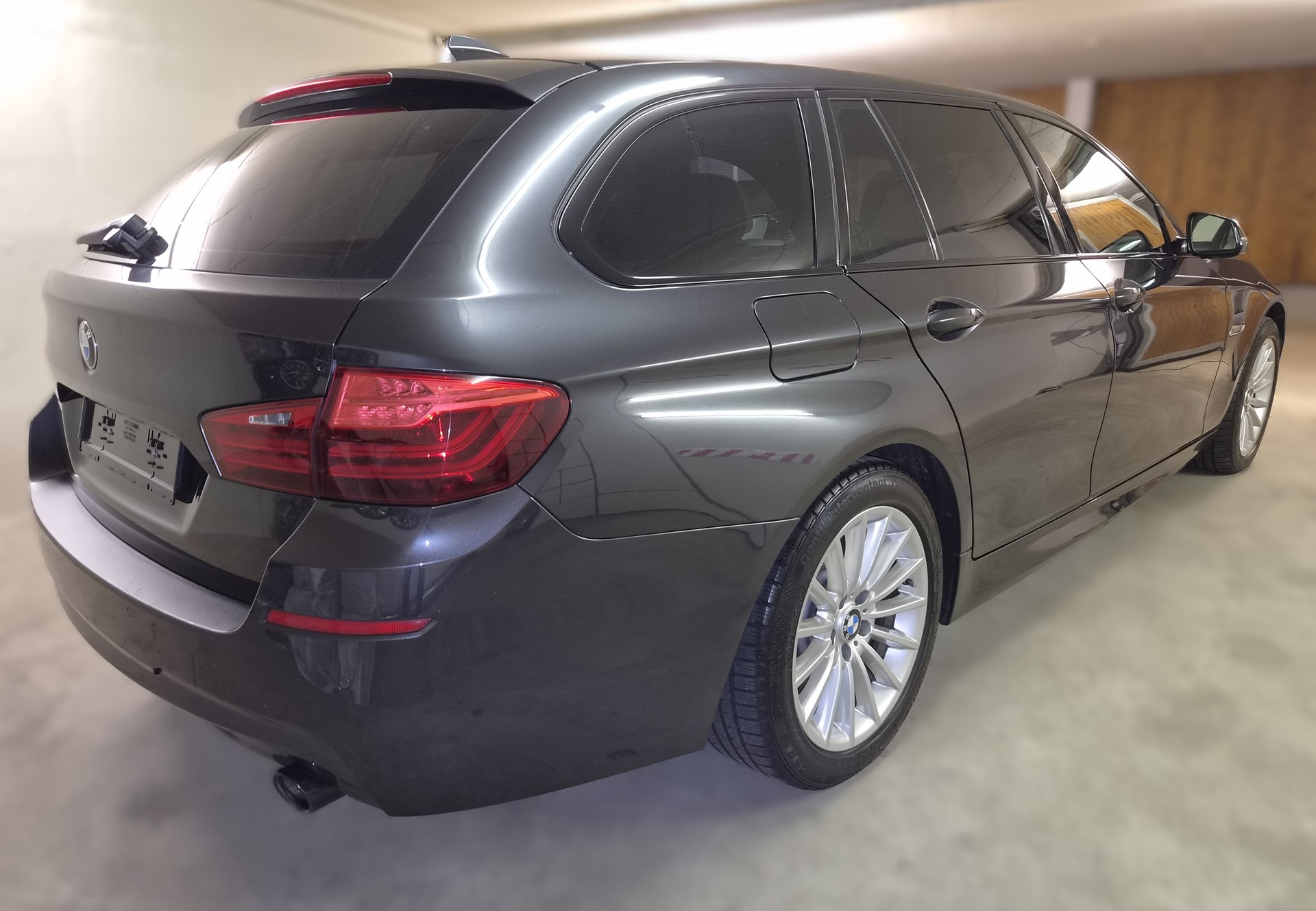 BMW 535d Touring xDrive M-Sport Steptronic-image-9