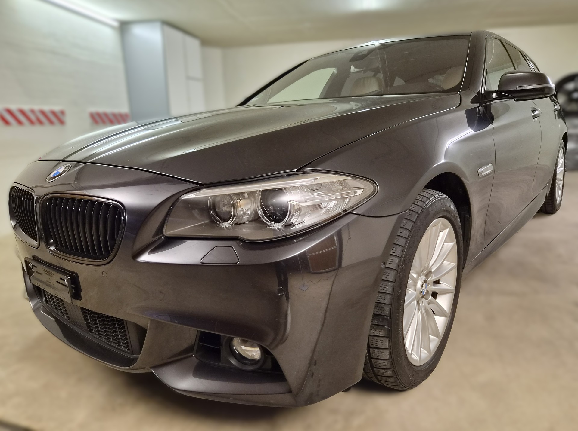 BMW 535d Touring xDrive M-Sport Steptronic-showroom-element-3