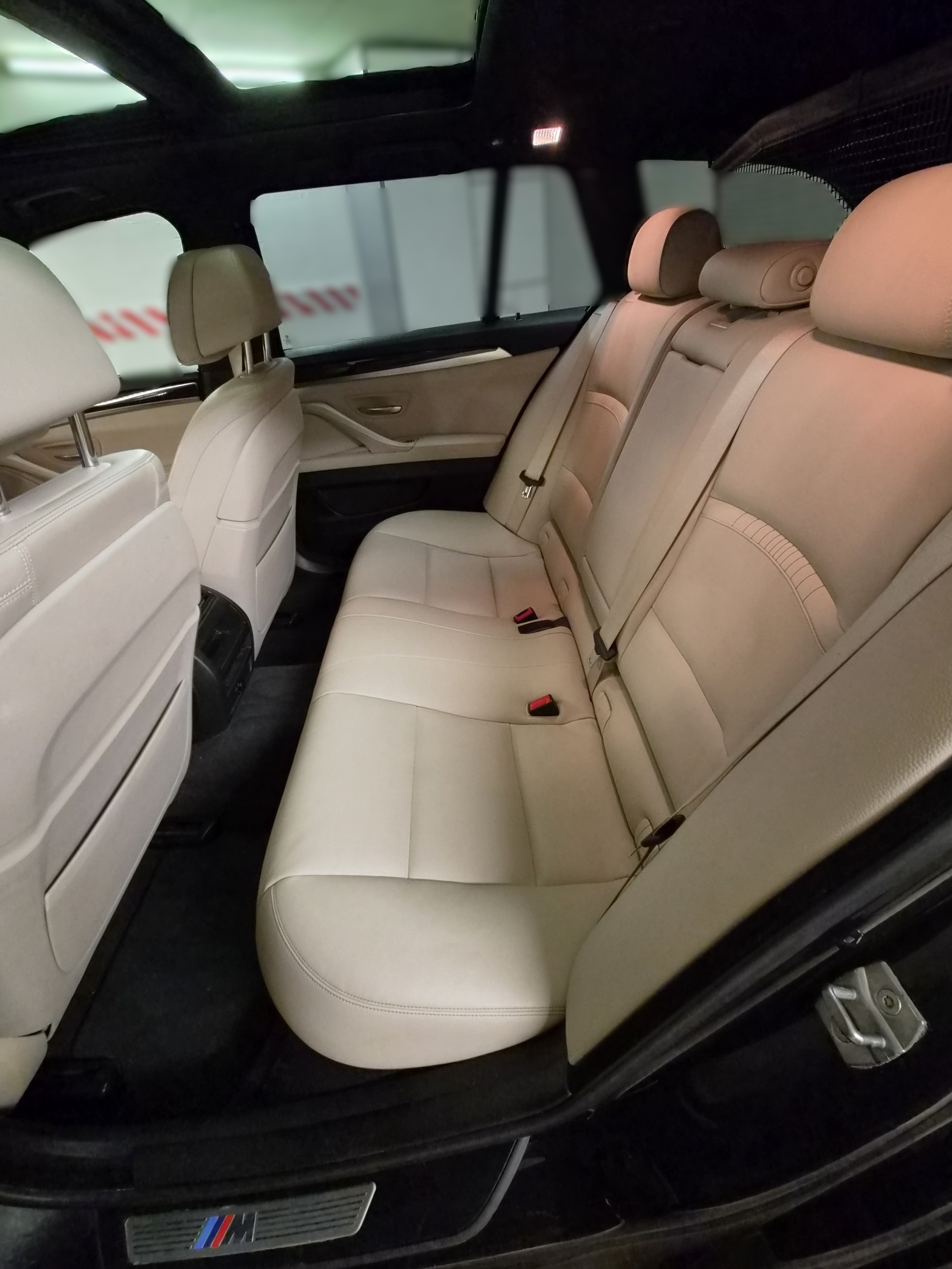 BMW 535d Touring xDrive M-Sport Steptronic-image-14