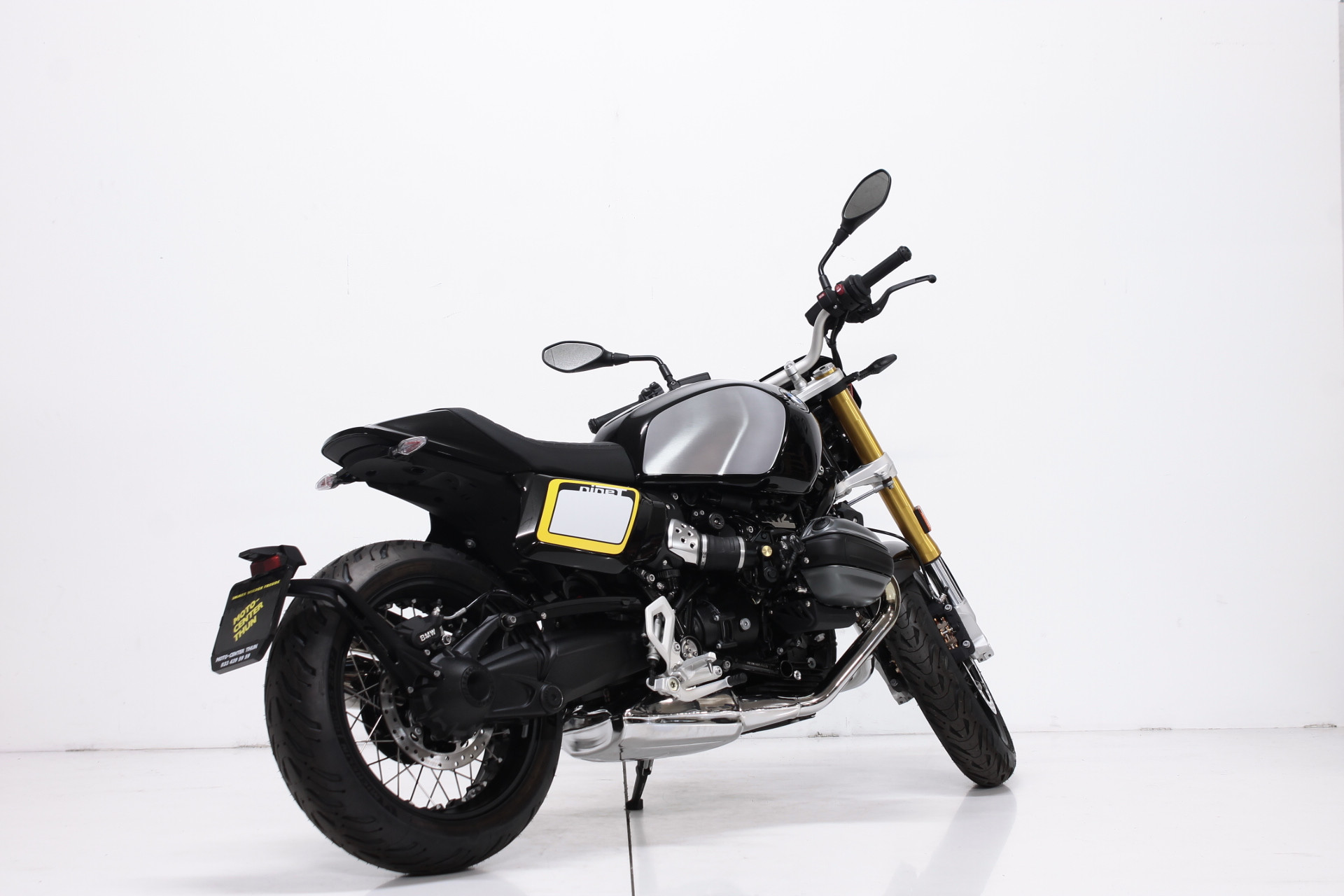 BMW R nineT-image-2