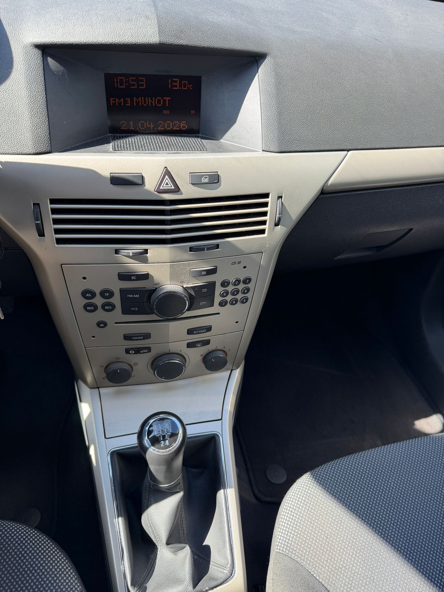 OPEL Astra Caravan 1.6i 16V Enjoy-image-9