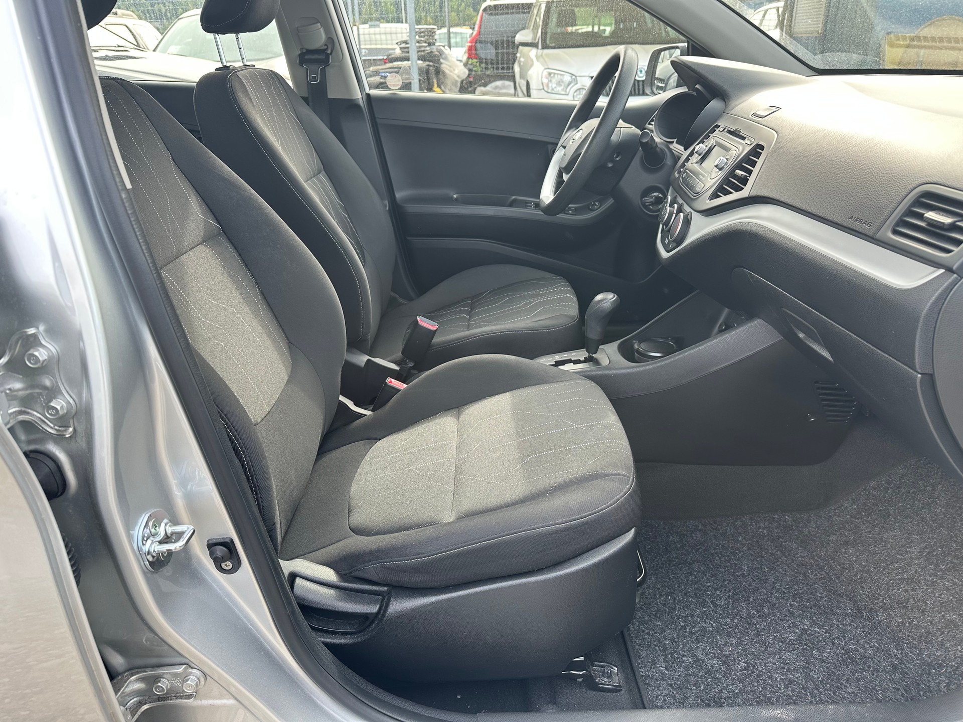 KIA Picanto 1.2 CVVT Style Automatic-image-10