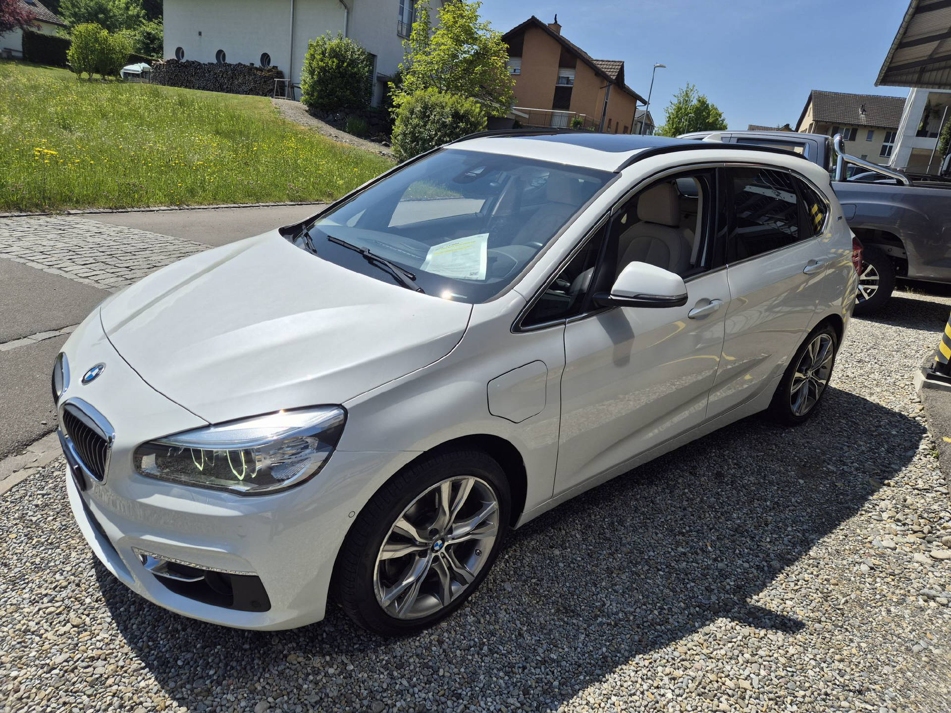 BMW 225xe Active Tourer Luxury Line-image-2