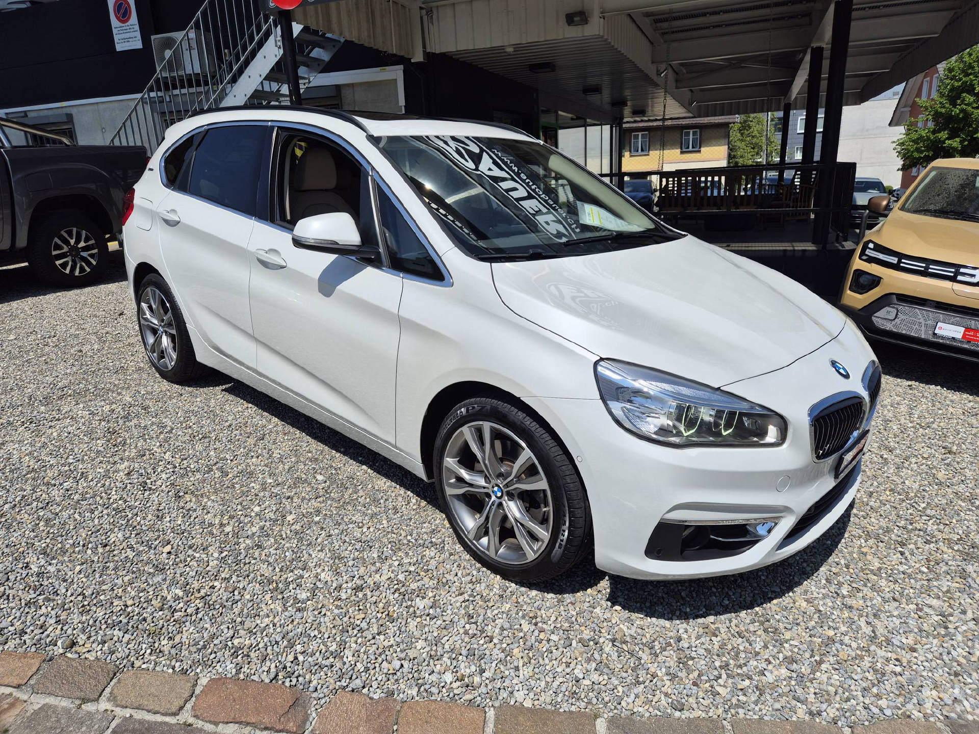 BMW 225xe Active Tourer Luxury Line-image-1