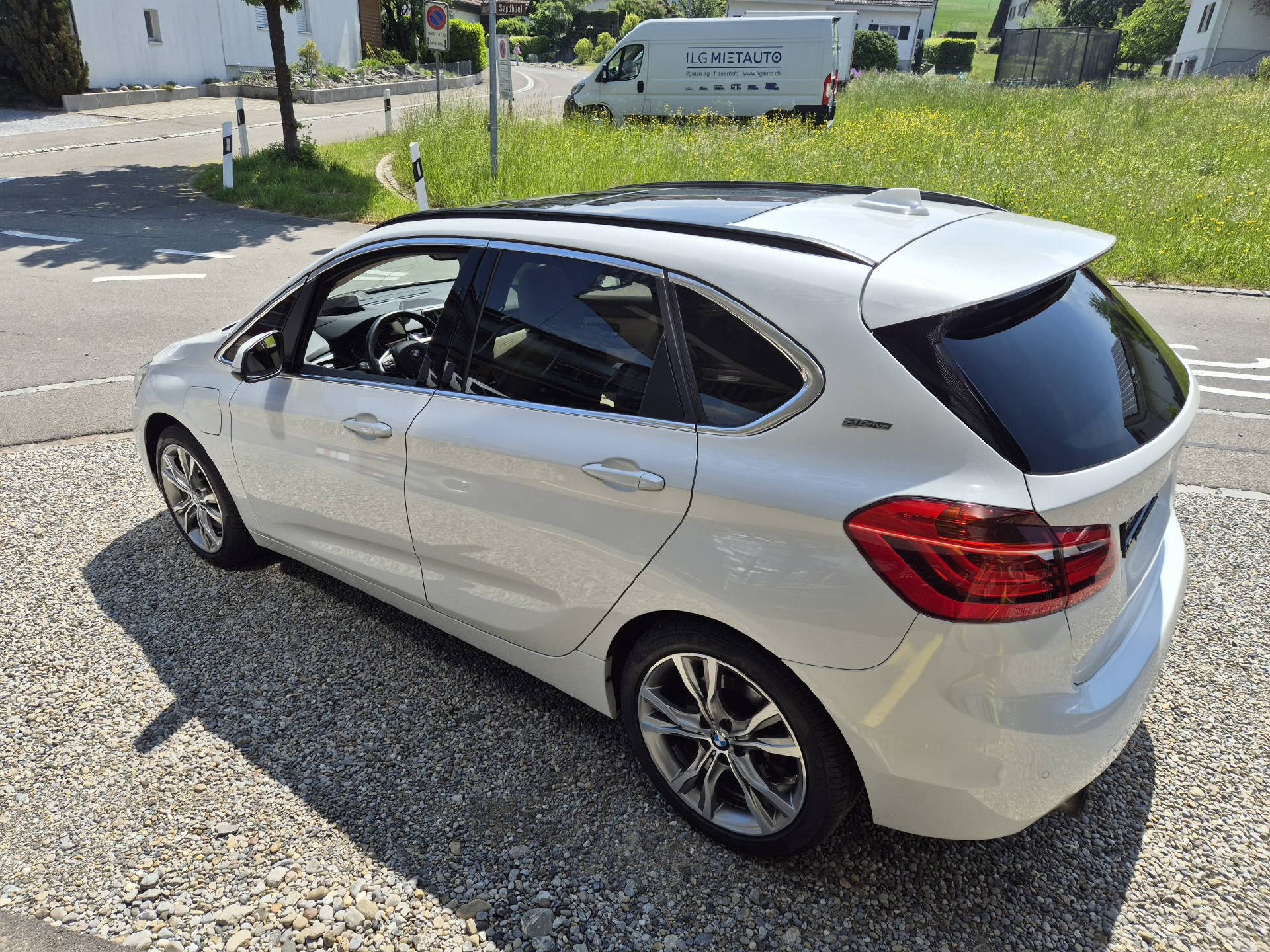 BMW 225xe Active Tourer Luxury Line-image-4