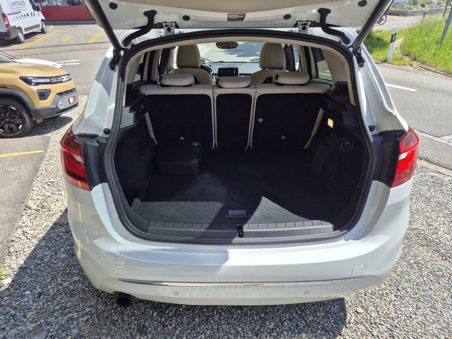 BMW 225xe Active Tourer Luxury Line-image-7
