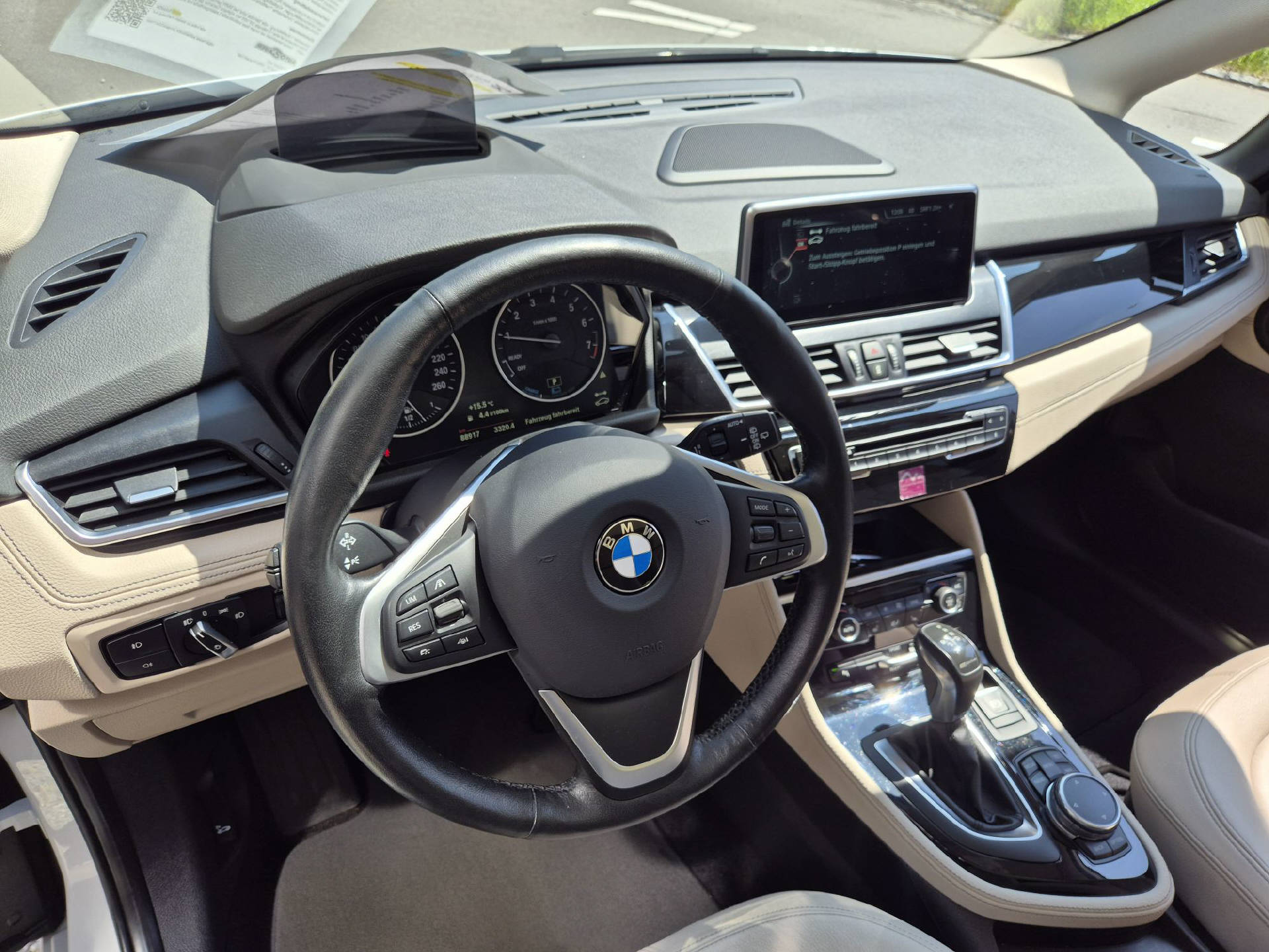 BMW 225xe Active Tourer Luxury Line-image-12