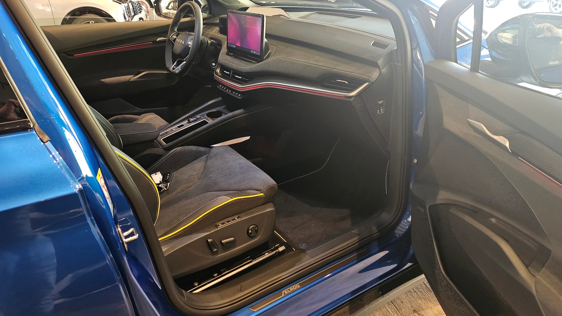 SKODA Elroq RS 4x4-image-12