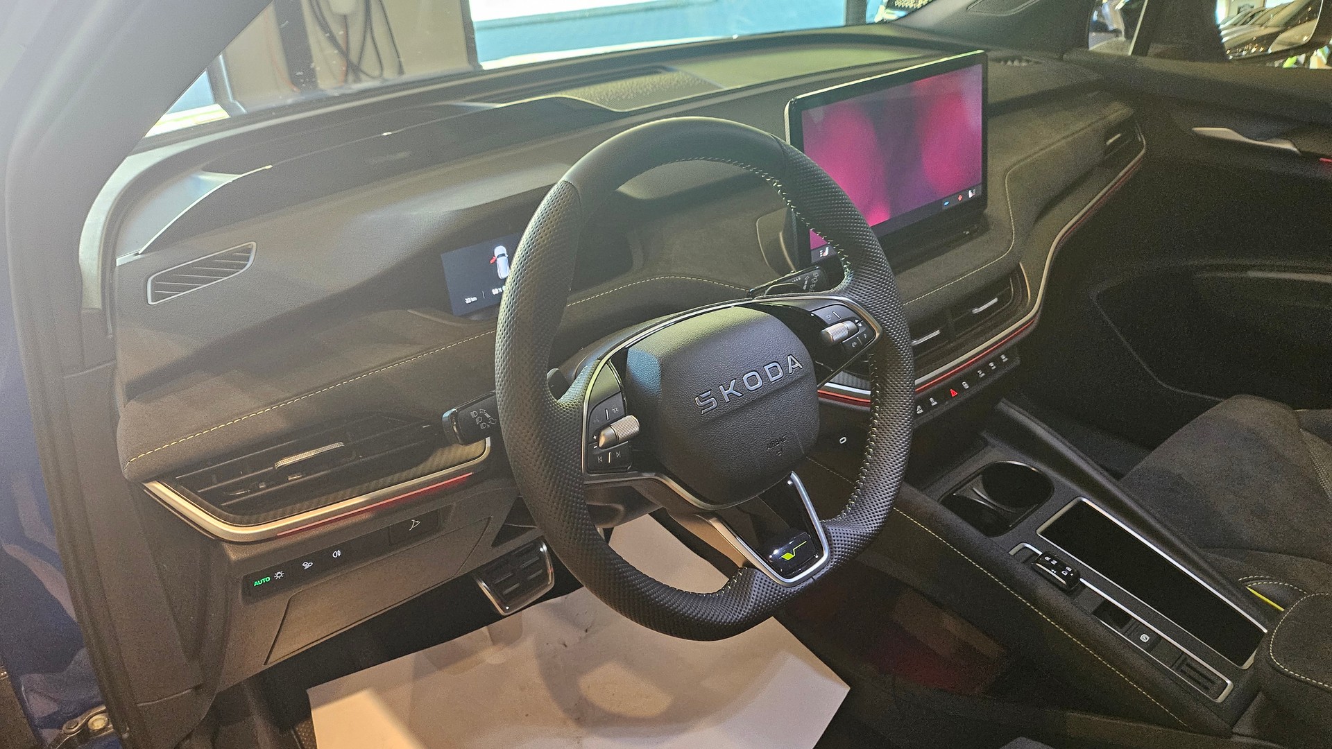 SKODA Elroq RS 4x4-image-6