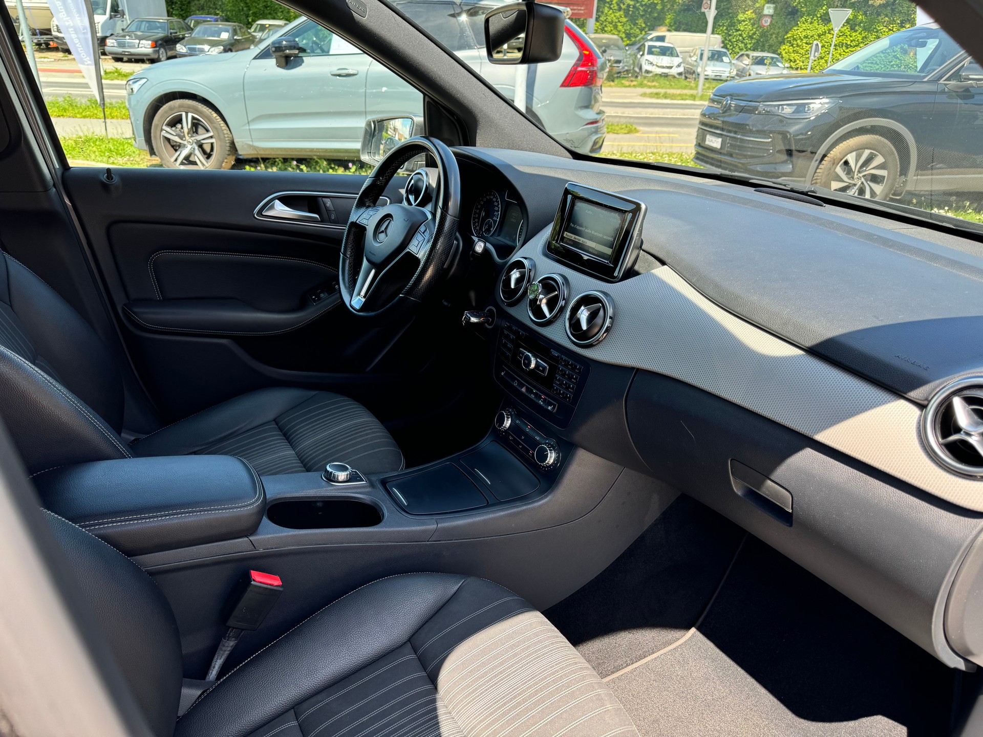 MERCEDES-BENZ B 200 7G-DCT-image-11