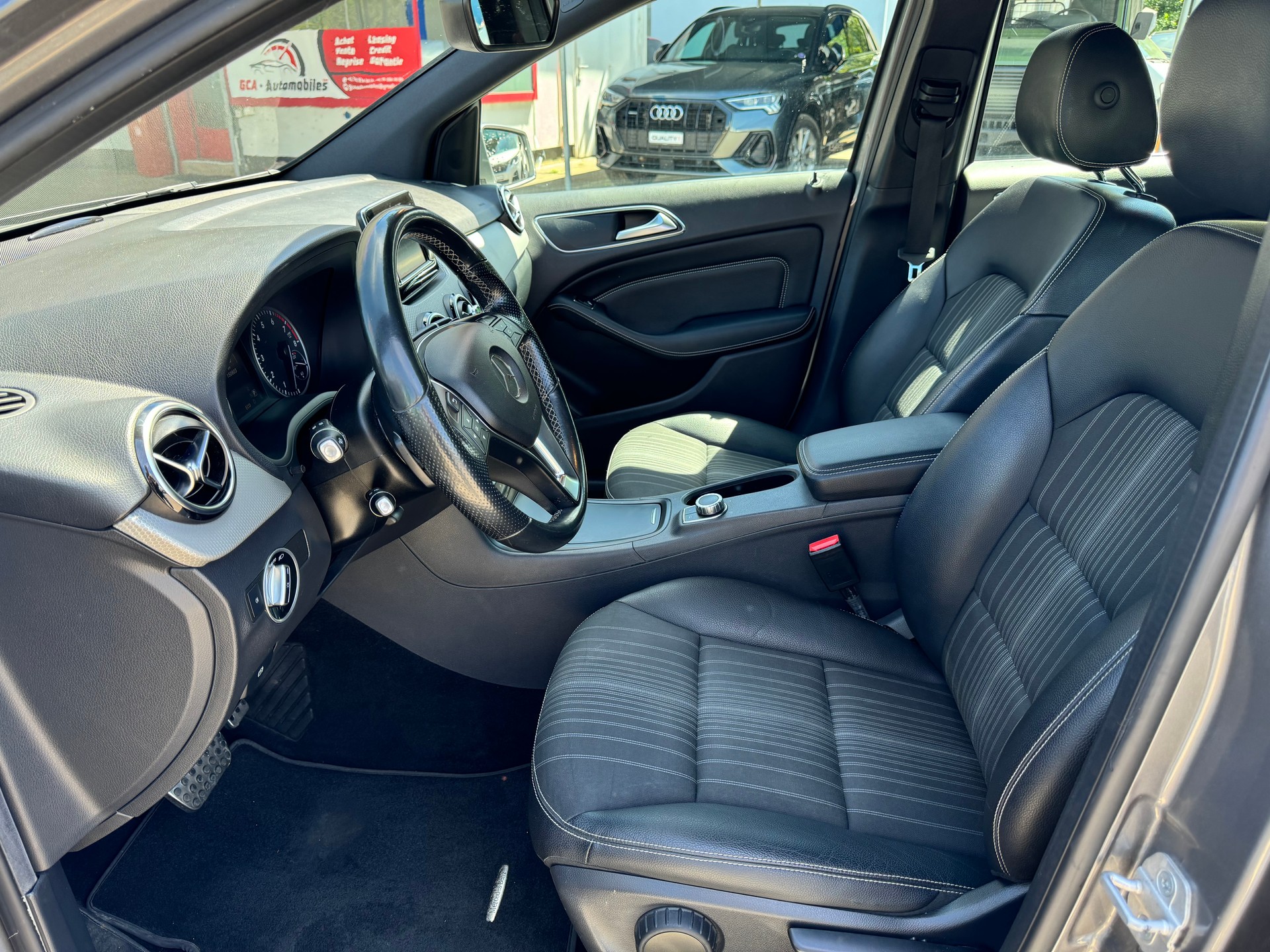 MERCEDES-BENZ B 200 7G-DCT-image-10
