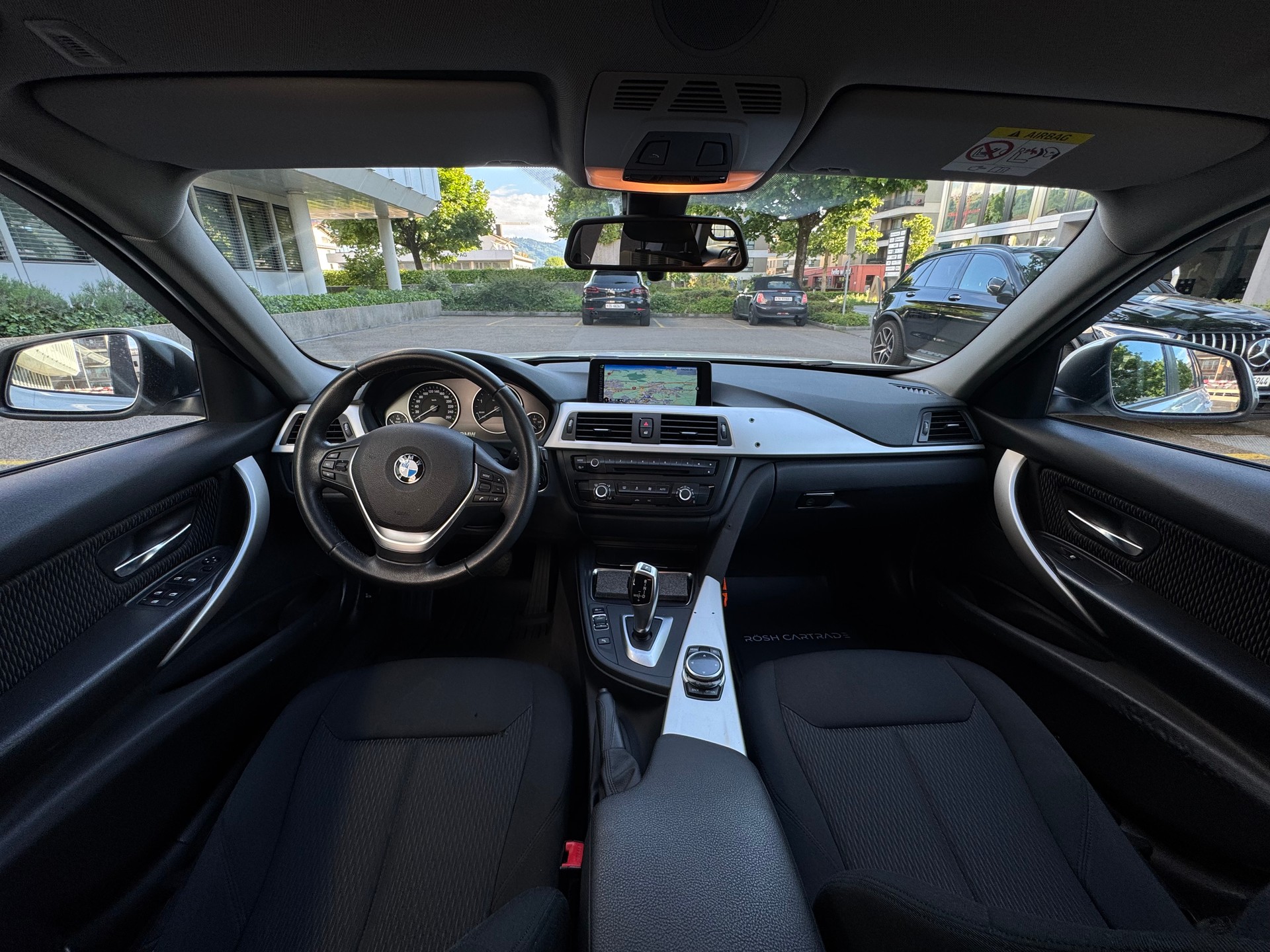 BMW 318d Touring Steptronic-image-10