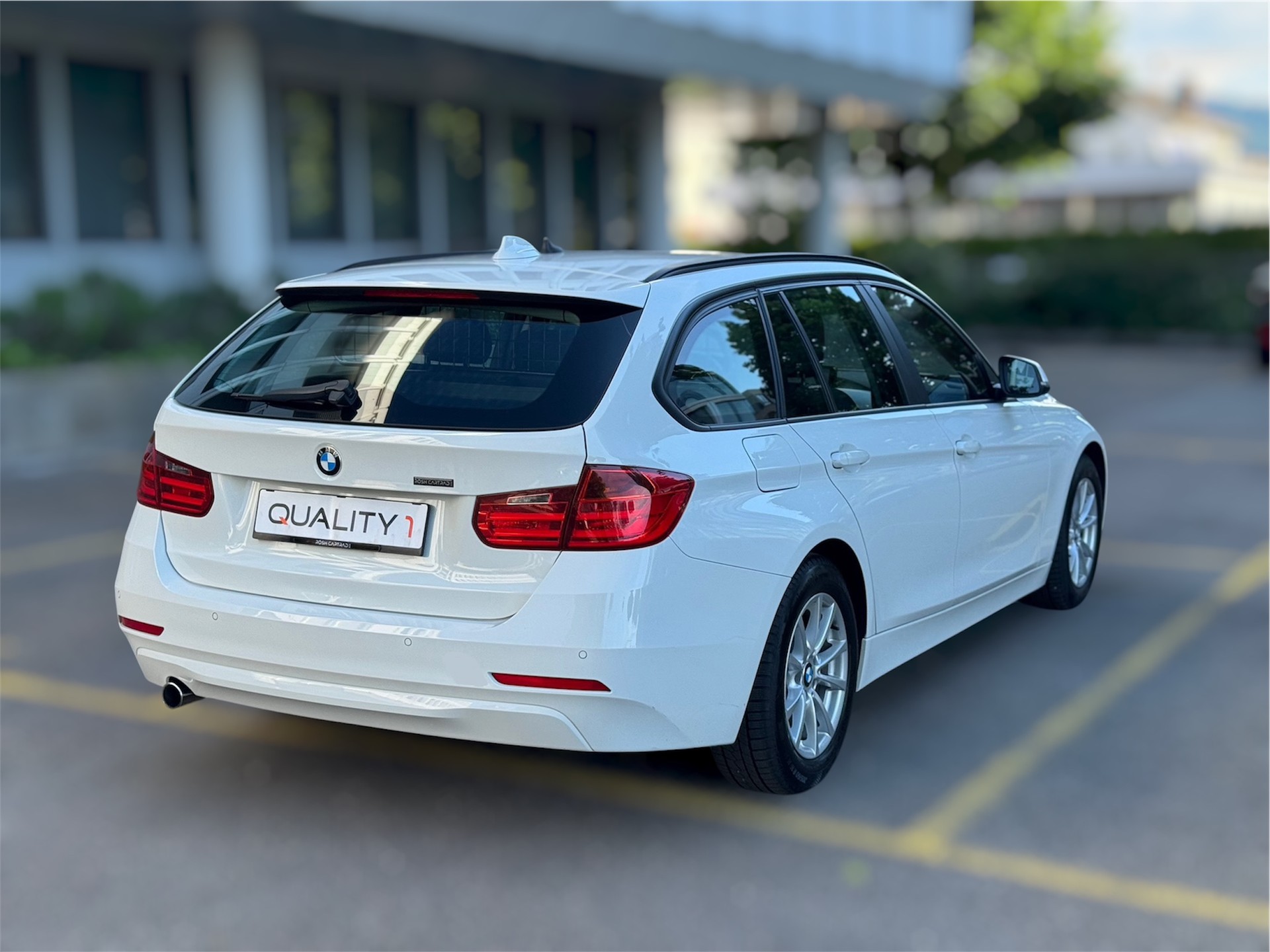 BMW 318d Touring Steptronic-image-3