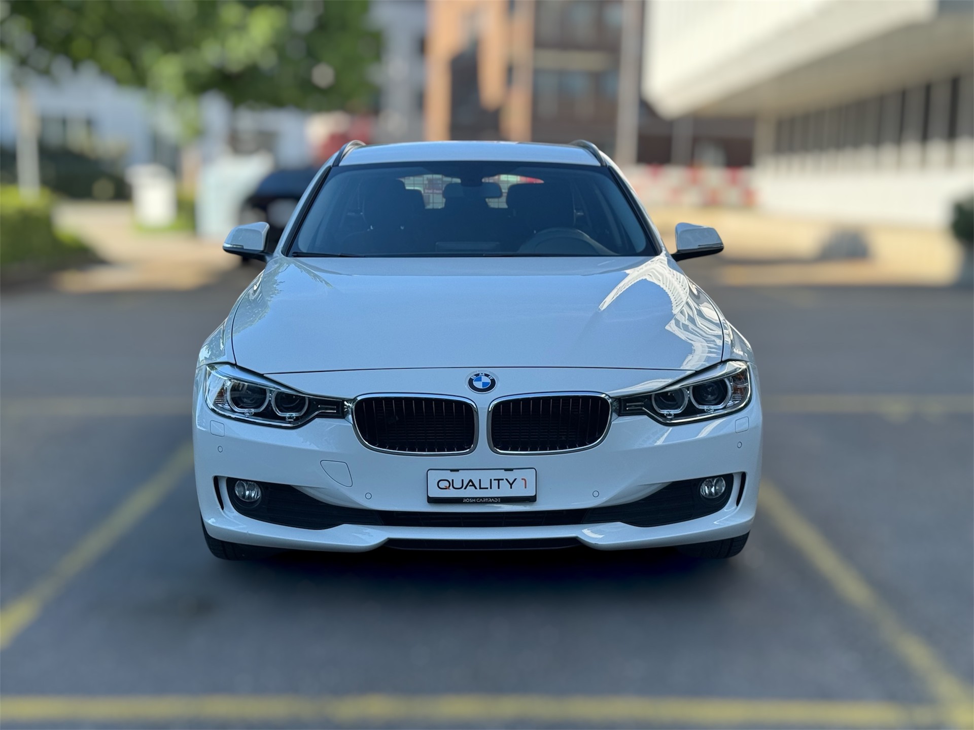 BMW 318d Touring Steptronic-image-1