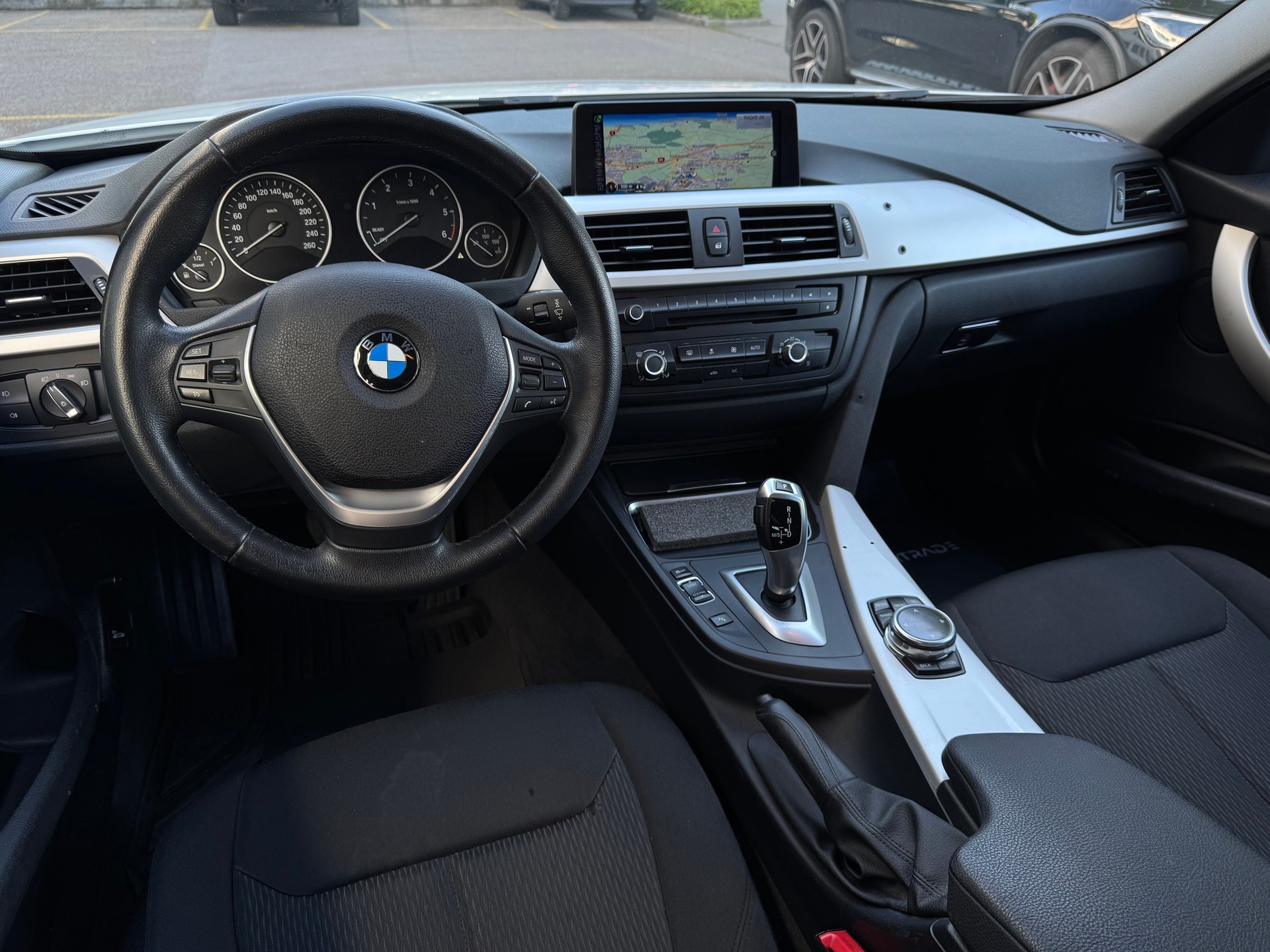 BMW 318d Touring Steptronic-image-11