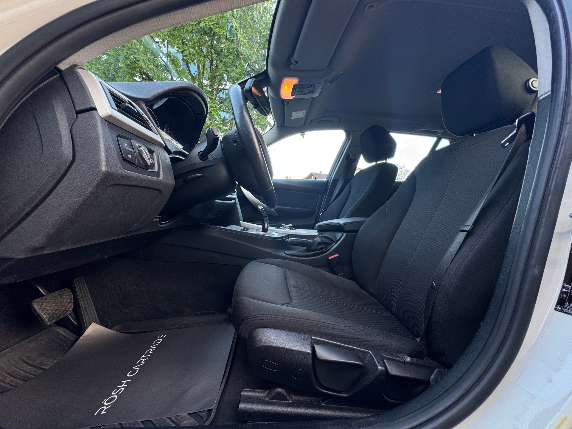 BMW 318d Touring Steptronic-image-13