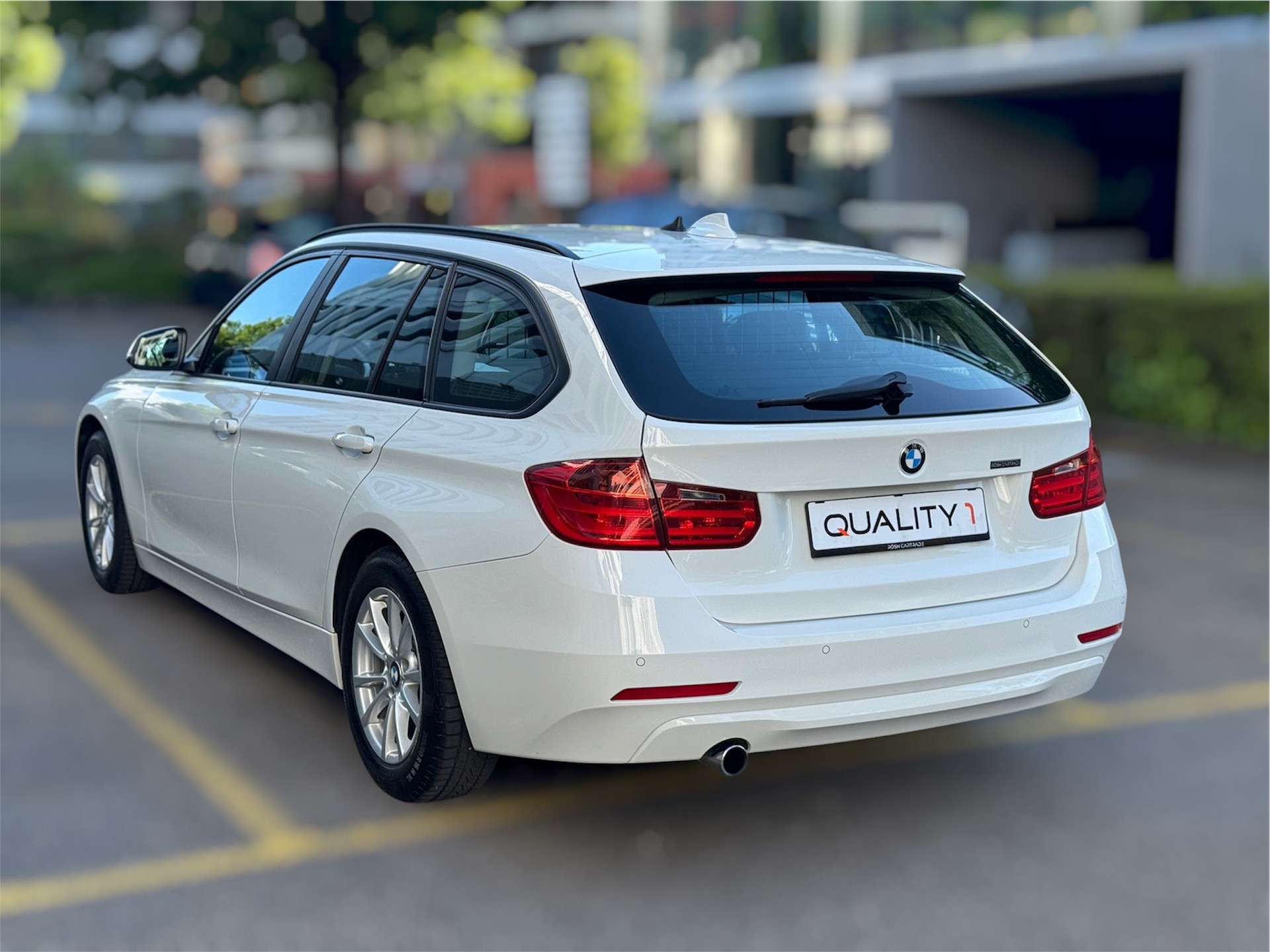 BMW 318d Touring Steptronic-image-6