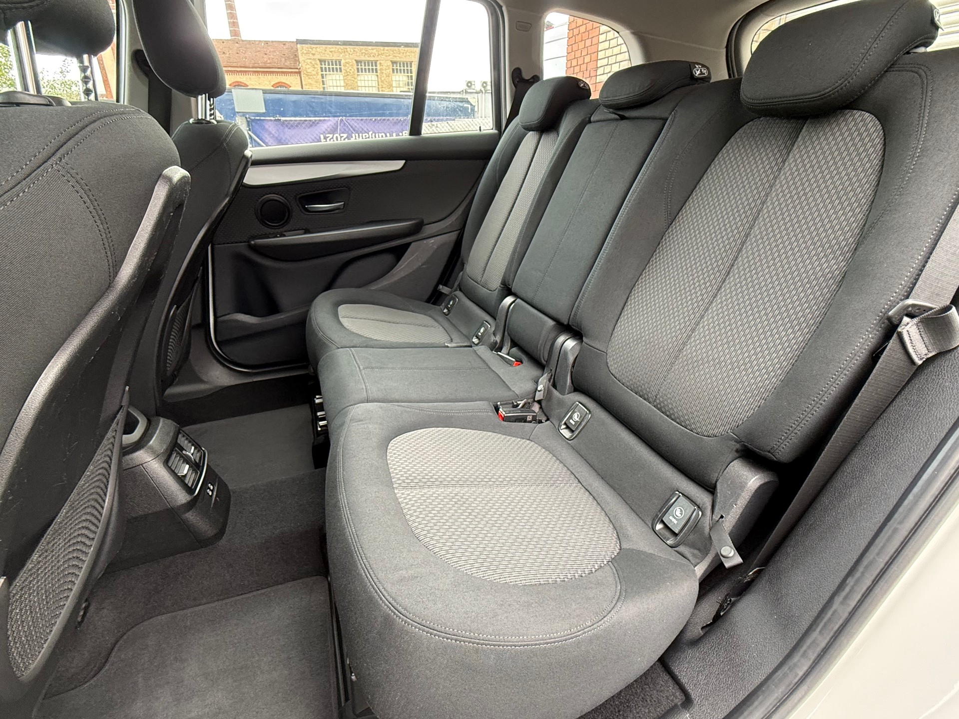 BMW 216d Gran Tourer DKG-image-13