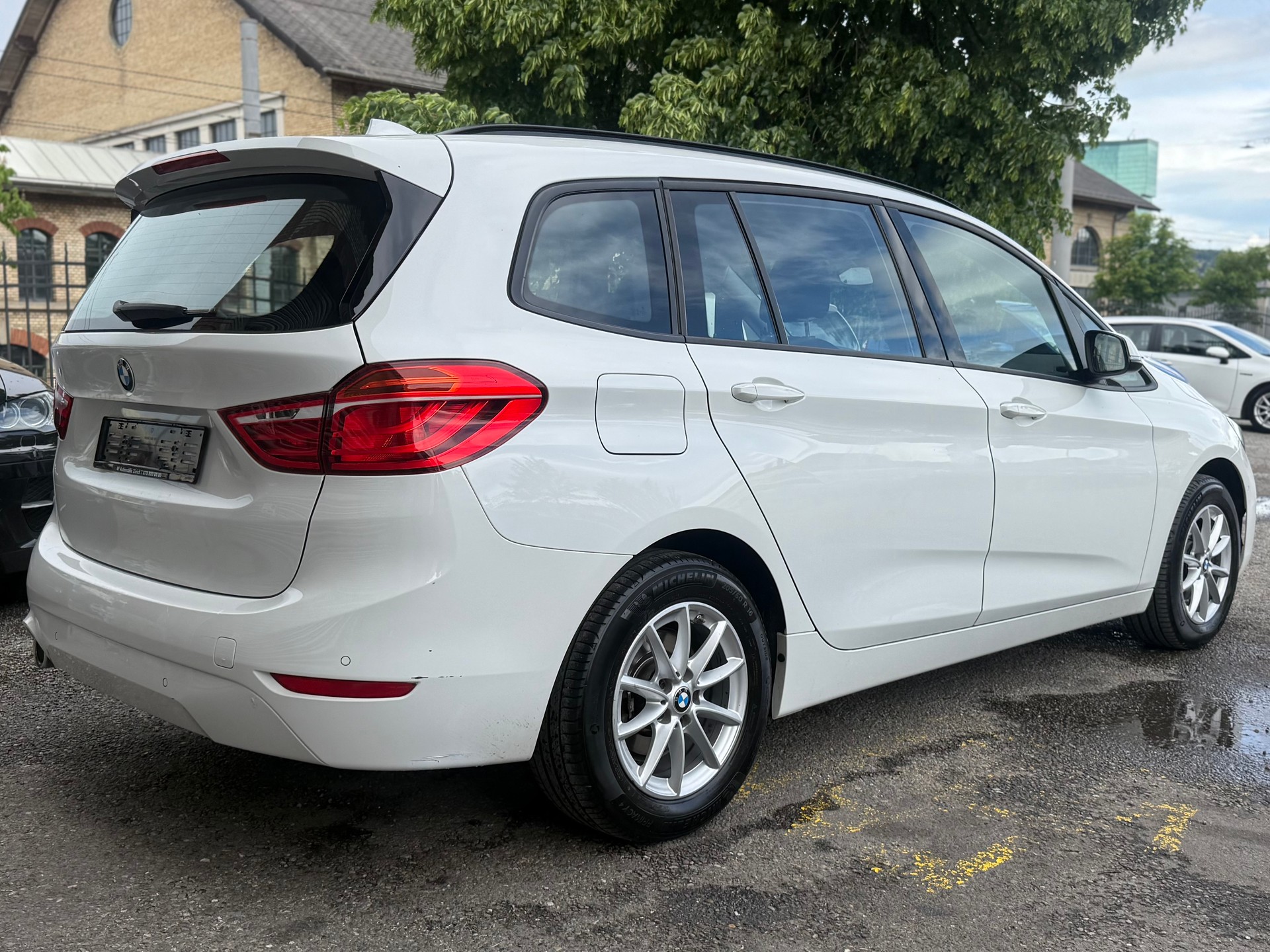 BMW 216d Gran Tourer DKG-image-5