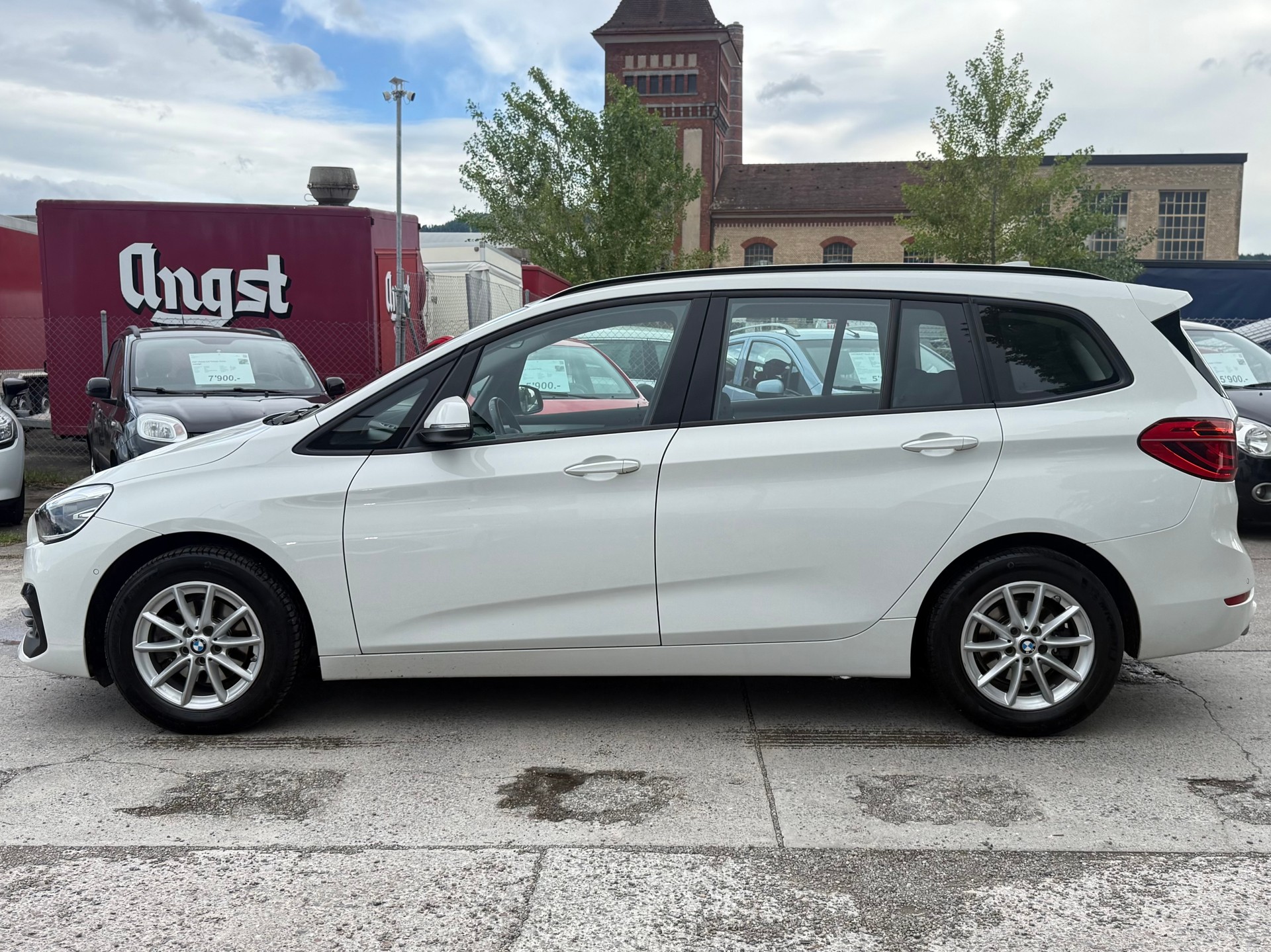BMW 216d Gran Tourer DKG-image-4