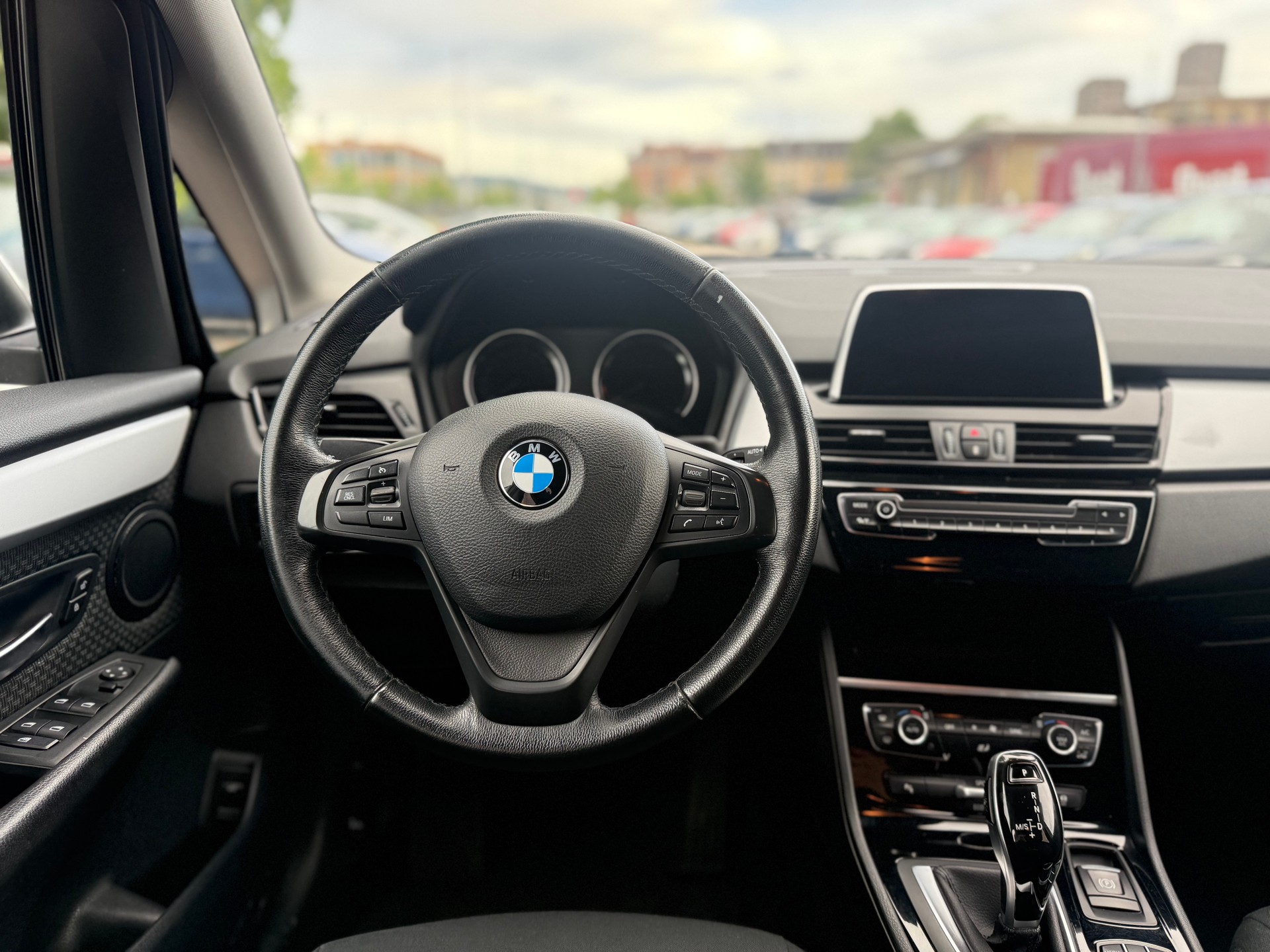 BMW 216d Gran Tourer DKG-image-10
