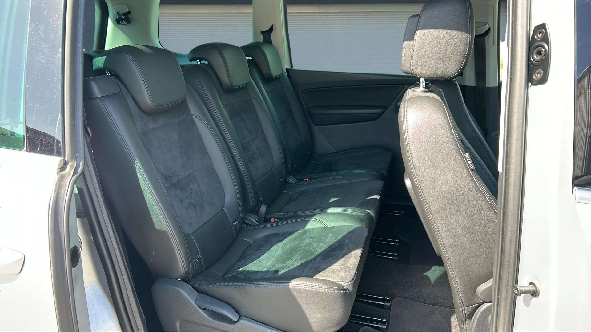 VW Sharan 2.0 TDI BMT Highline 4Motion DSG 184PS 7 Plätze mit AHK & Standheizung-image-14