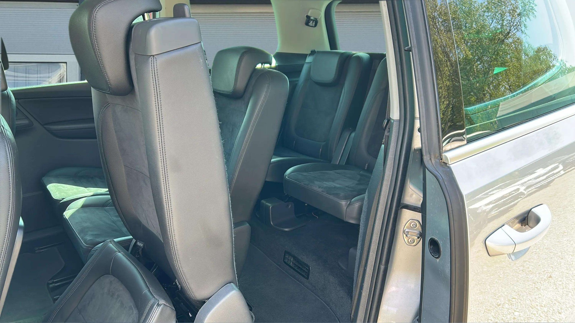 VW Sharan 2.0 TDI BMT Highline 4Motion DSG 184PS 7 Plätze mit AHK & Standheizung-image-13