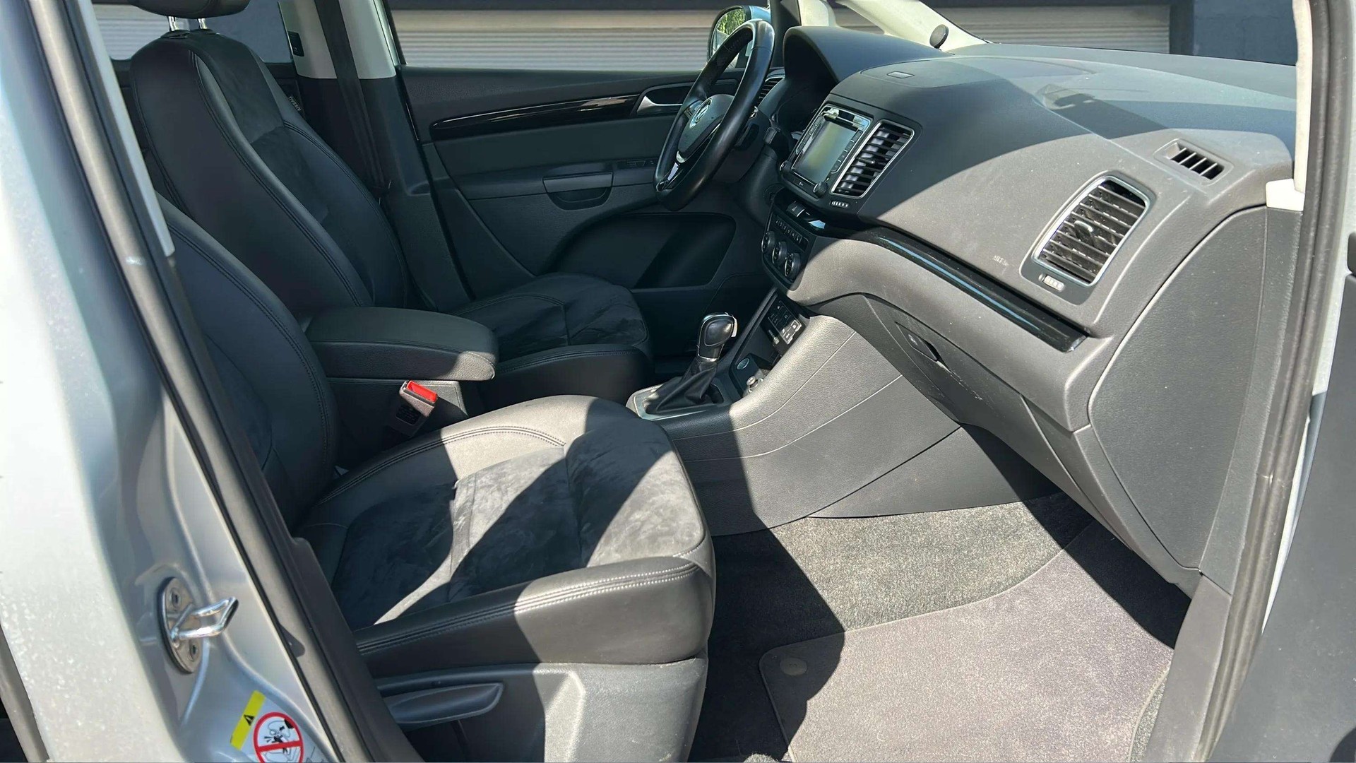 VW Sharan 2.0 TDI BMT Highline 4Motion DSG 184PS 7 Plätze mit AHK & Standheizung-image-11