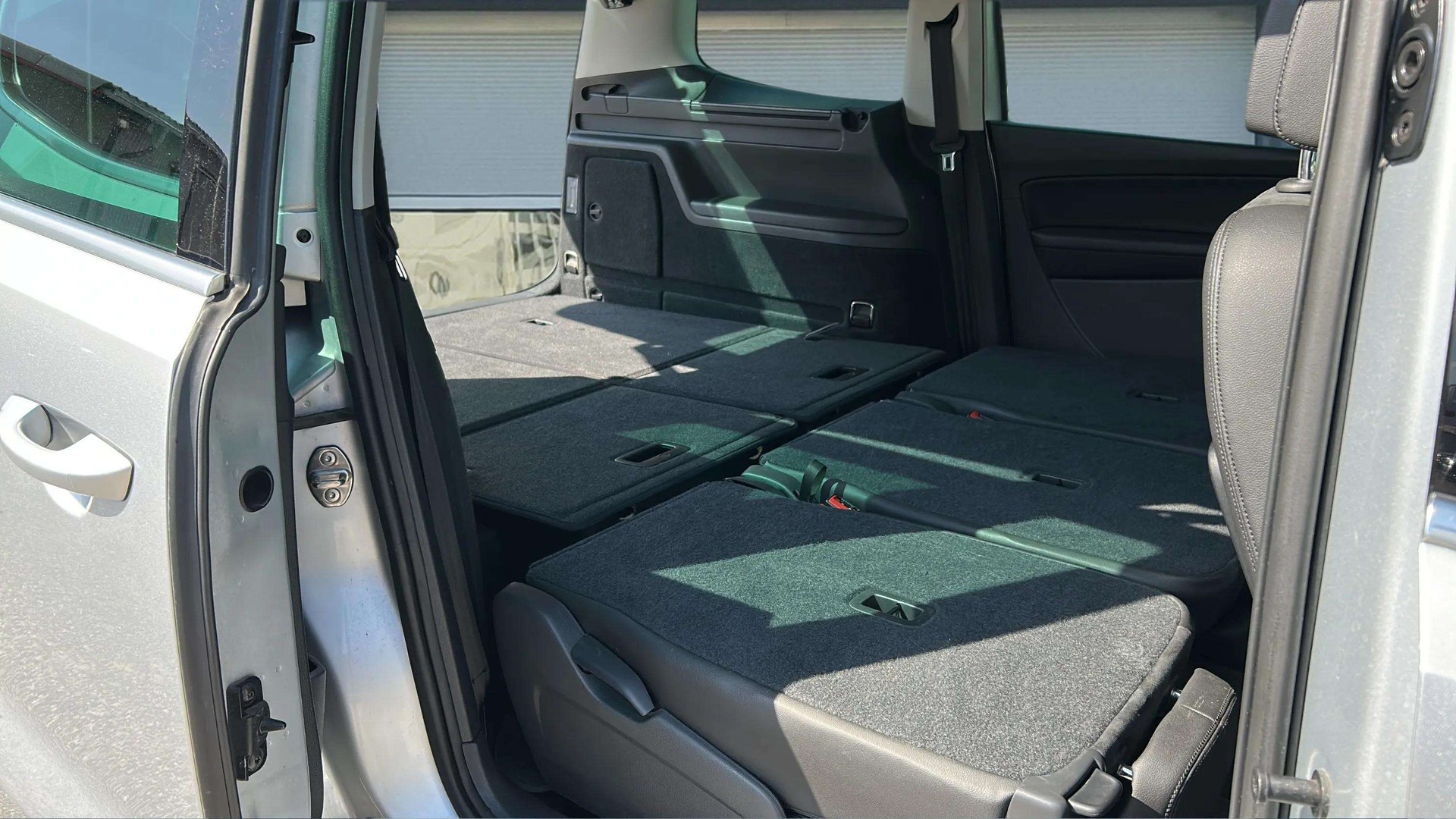 VW Sharan 2.0 TDI BMT Highline 4Motion DSG 184PS 7 Plätze mit AHK & Standheizung-image-18