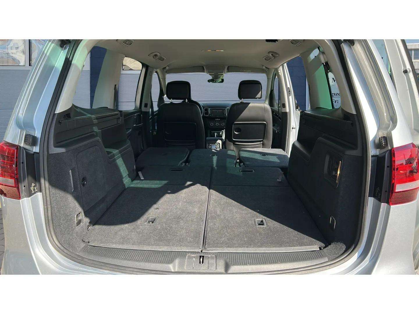 VW Sharan 2.0 TDI BMT Highline 4Motion DSG 184PS 7 Plätze mit AHK & Standheizung-image-17