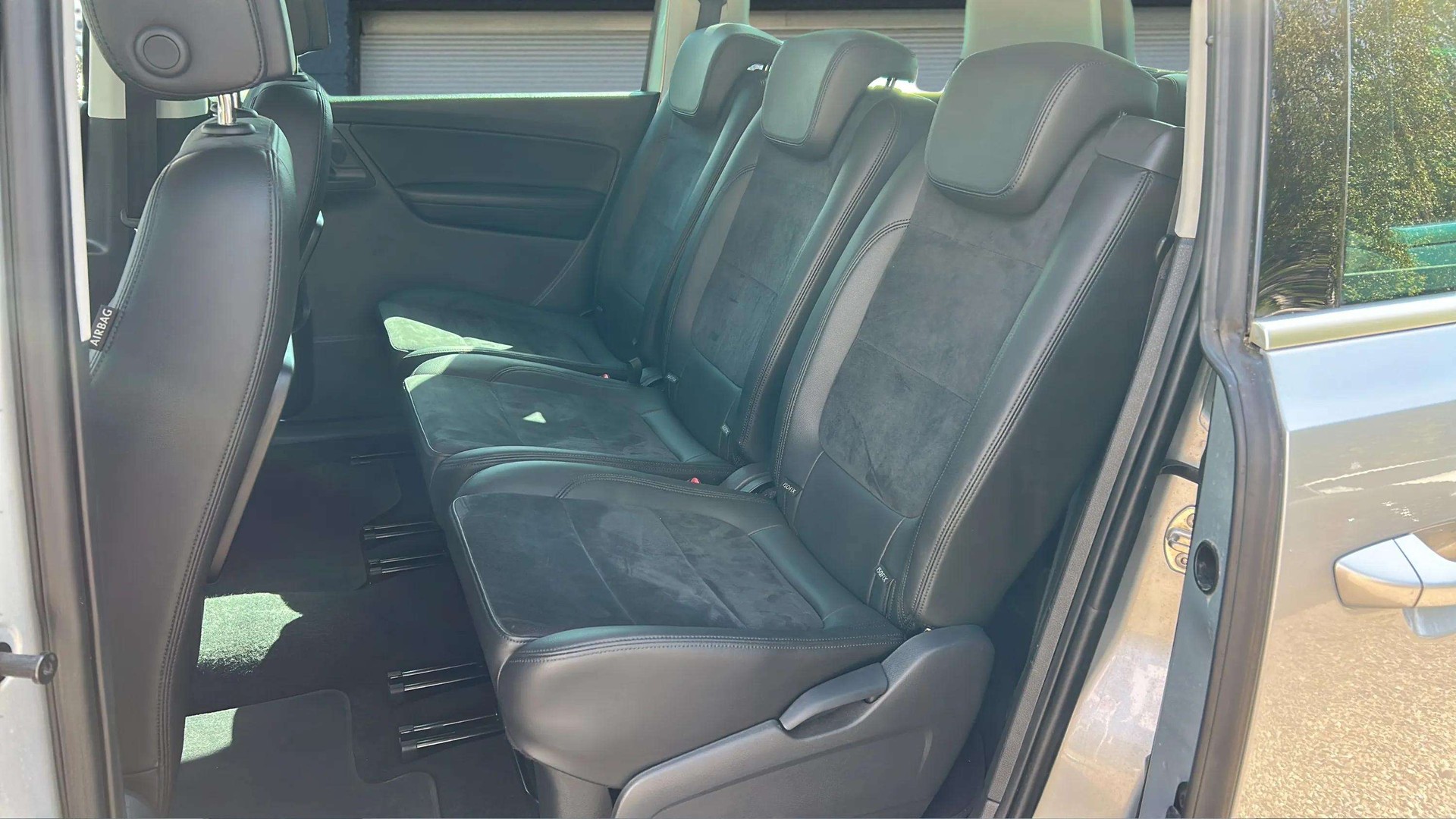 VW Sharan 2.0 TDI BMT Highline 4Motion DSG 184PS 7 Plätze mit AHK & Standheizung-image-12