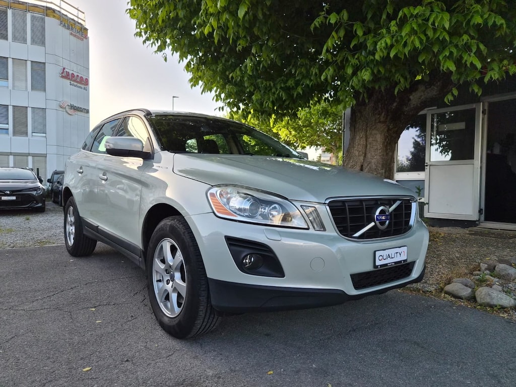 VOLVO XC60 D5 AWD Momentum Geartronic