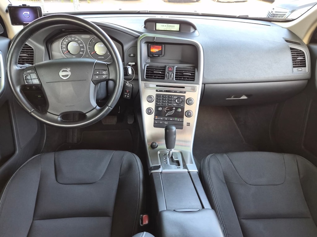 VOLVO XC60 D5 AWD Momentum Geartronic-image-13