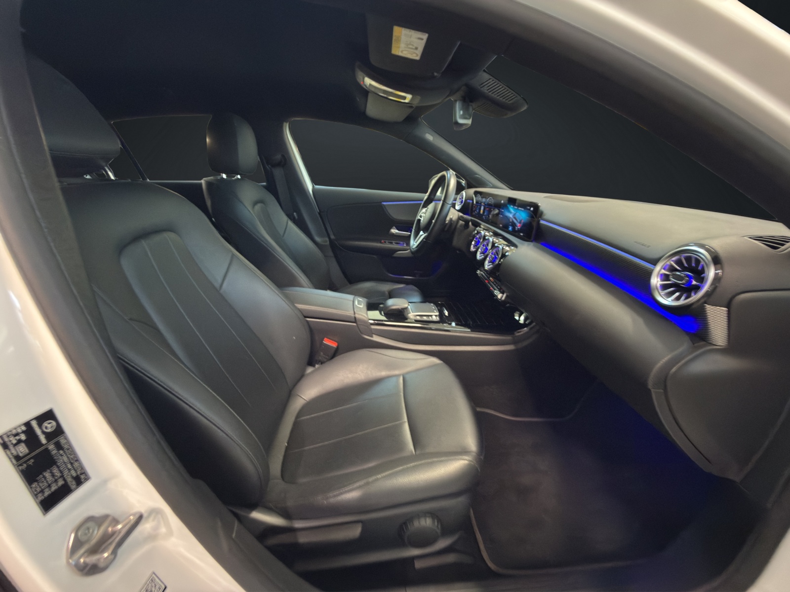 MERCEDES-BENZ A 180 d Progressive 8G-DCT-image-11