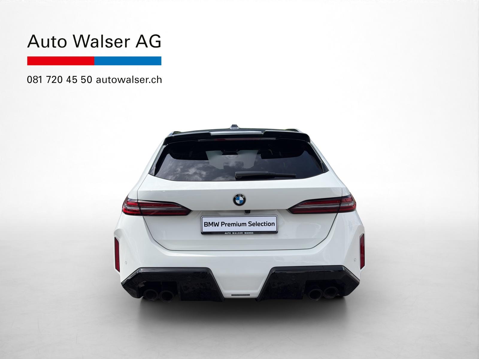BMW M5 xDrive Touring-showroom-element-3