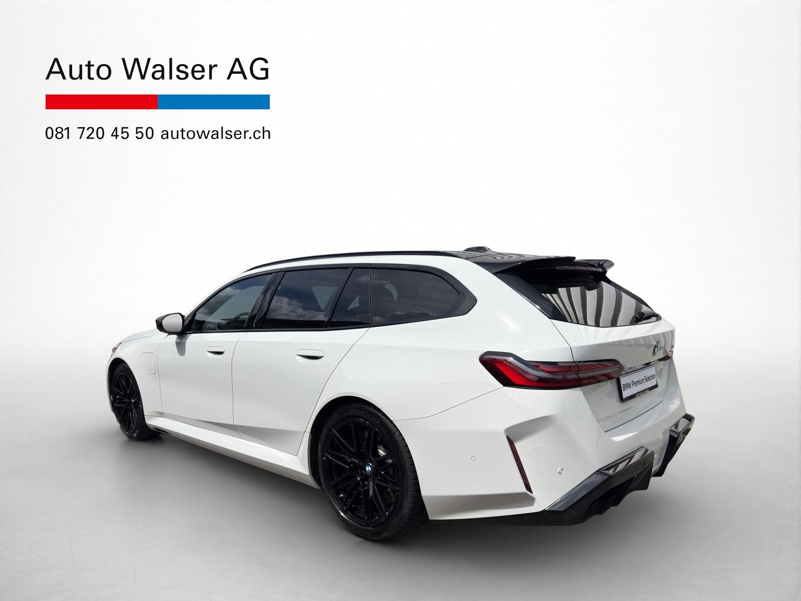 BMW M5 xDrive Touring-showroom-element-2