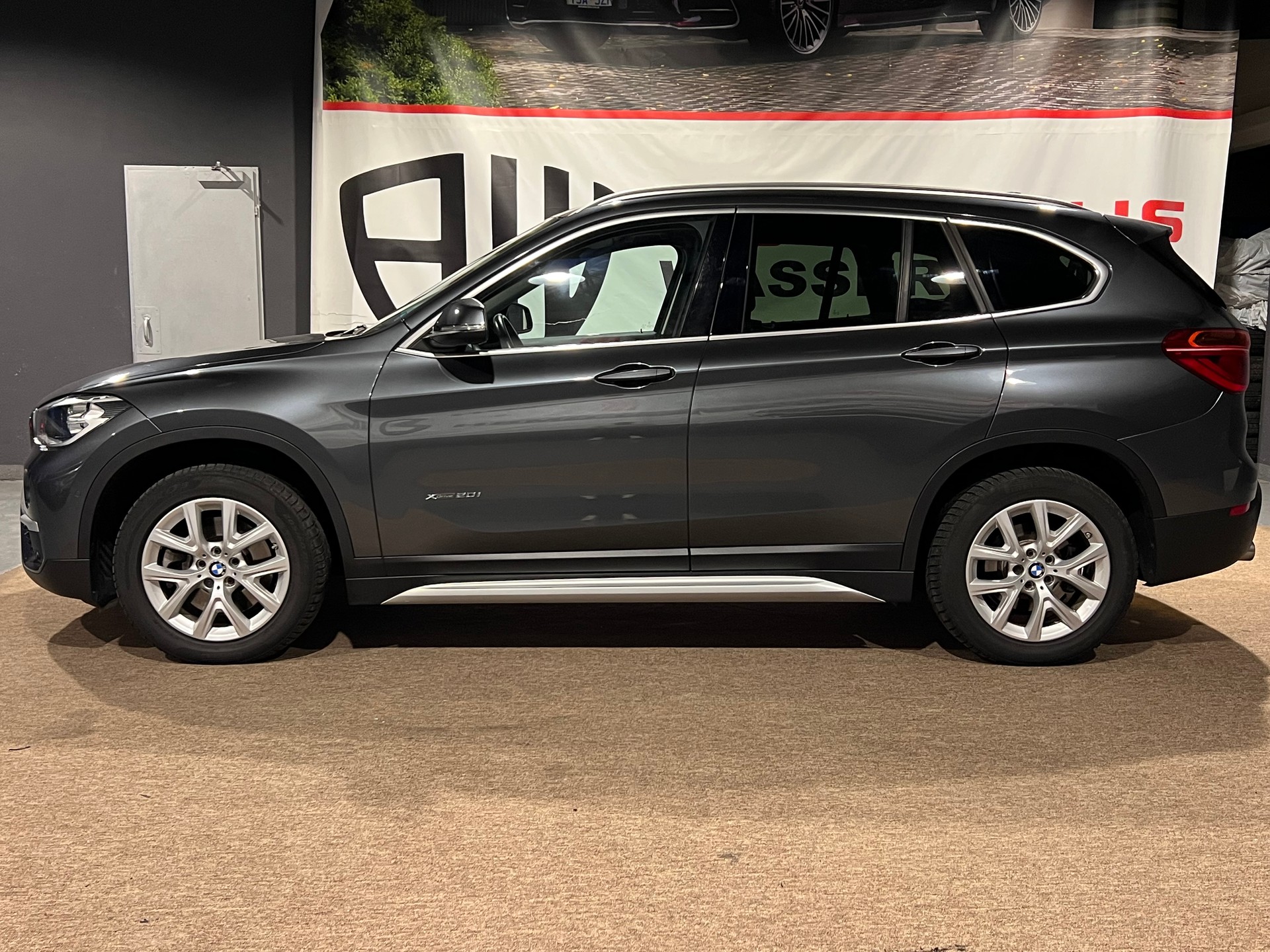 BMW X1 xDrive 20i xLine Steptronic-image-6