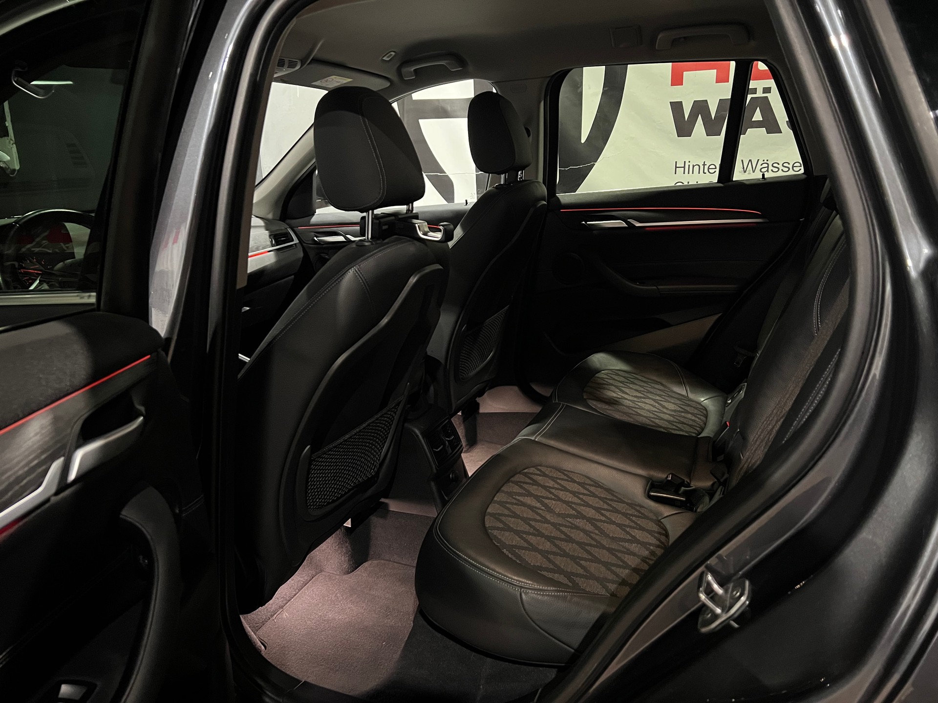 BMW X1 xDrive 20i xLine Steptronic-image-14