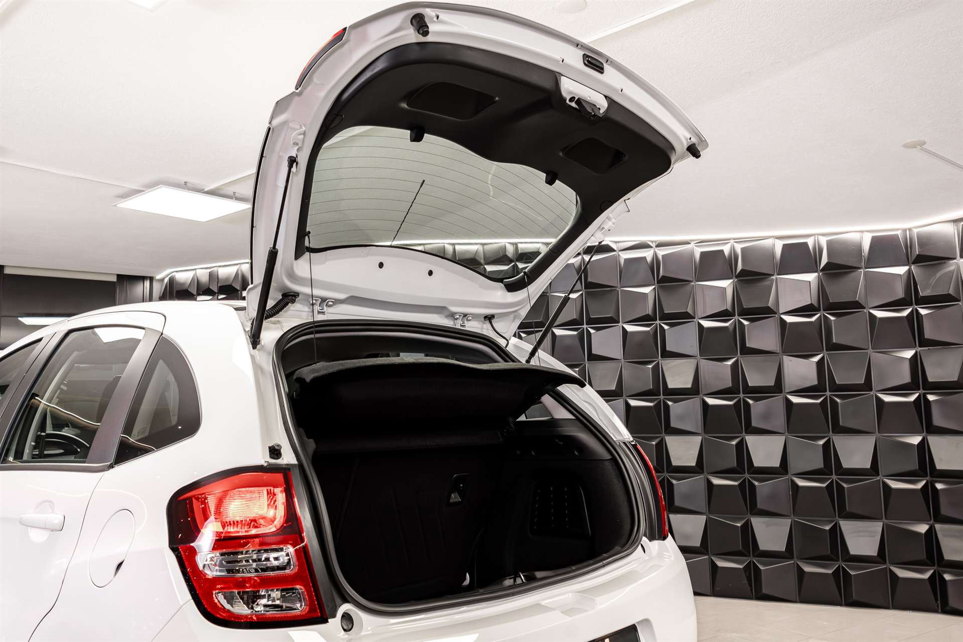 CITROEN C3 1.4i Tonic-image-19