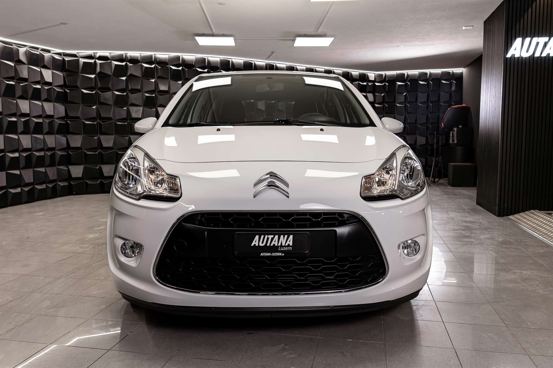 CITROEN C3 1.4i Tonic-showroom-element-3