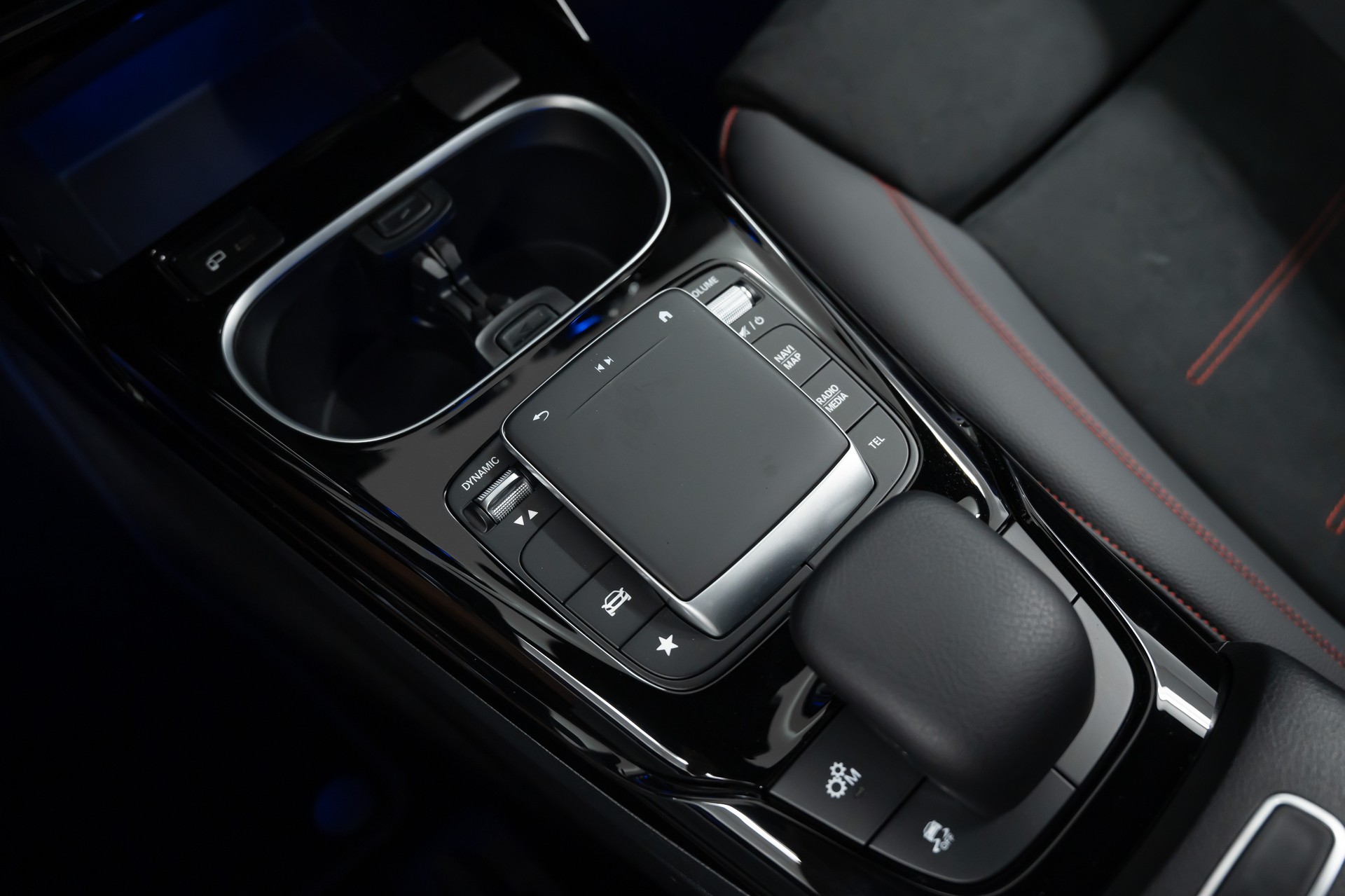 MERCEDES-BENZ CLA 35 AMG 4Matic 7G-DCT *Aerodynamik-Plus*Night-Paket*Fahrassist*Burmester*-image-20
