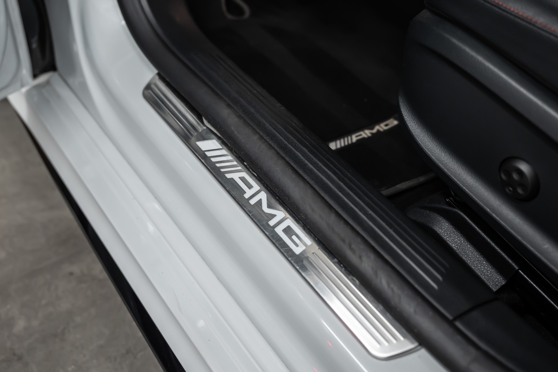 MERCEDES-BENZ CLA 35 AMG 4Matic 7G-DCT *Aerodynamik-Plus*Night-Paket*Fahrassist*Burmester*-image-16