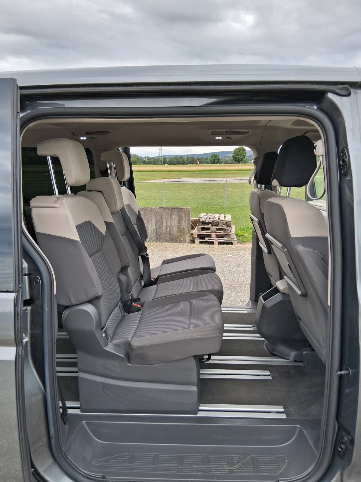 VW Multivan 1.5 TSI Liberty DSG Lang-image-10