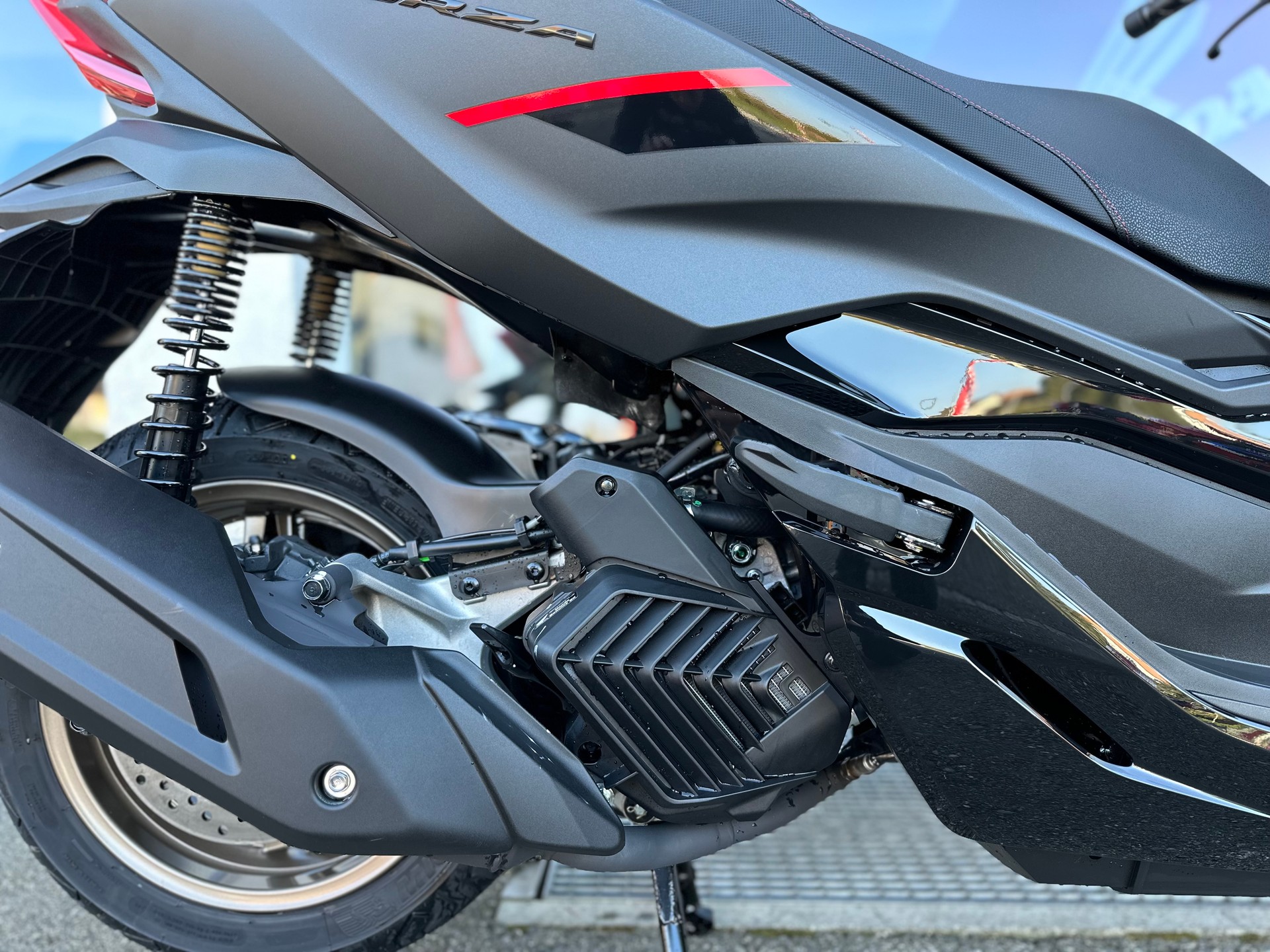 HONDA Forza 125 Smart TopBox-image-6