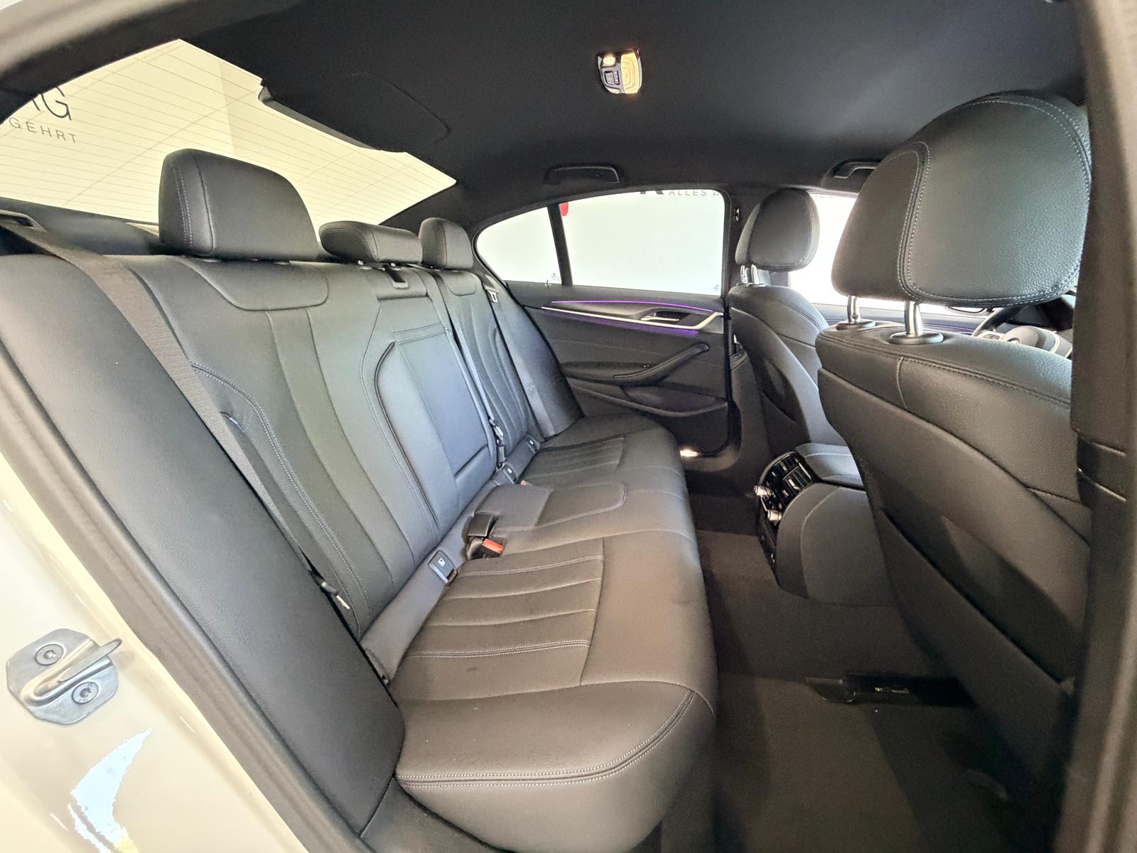 BMW 530d xDrive 48V M Sport Steptronic-image-14