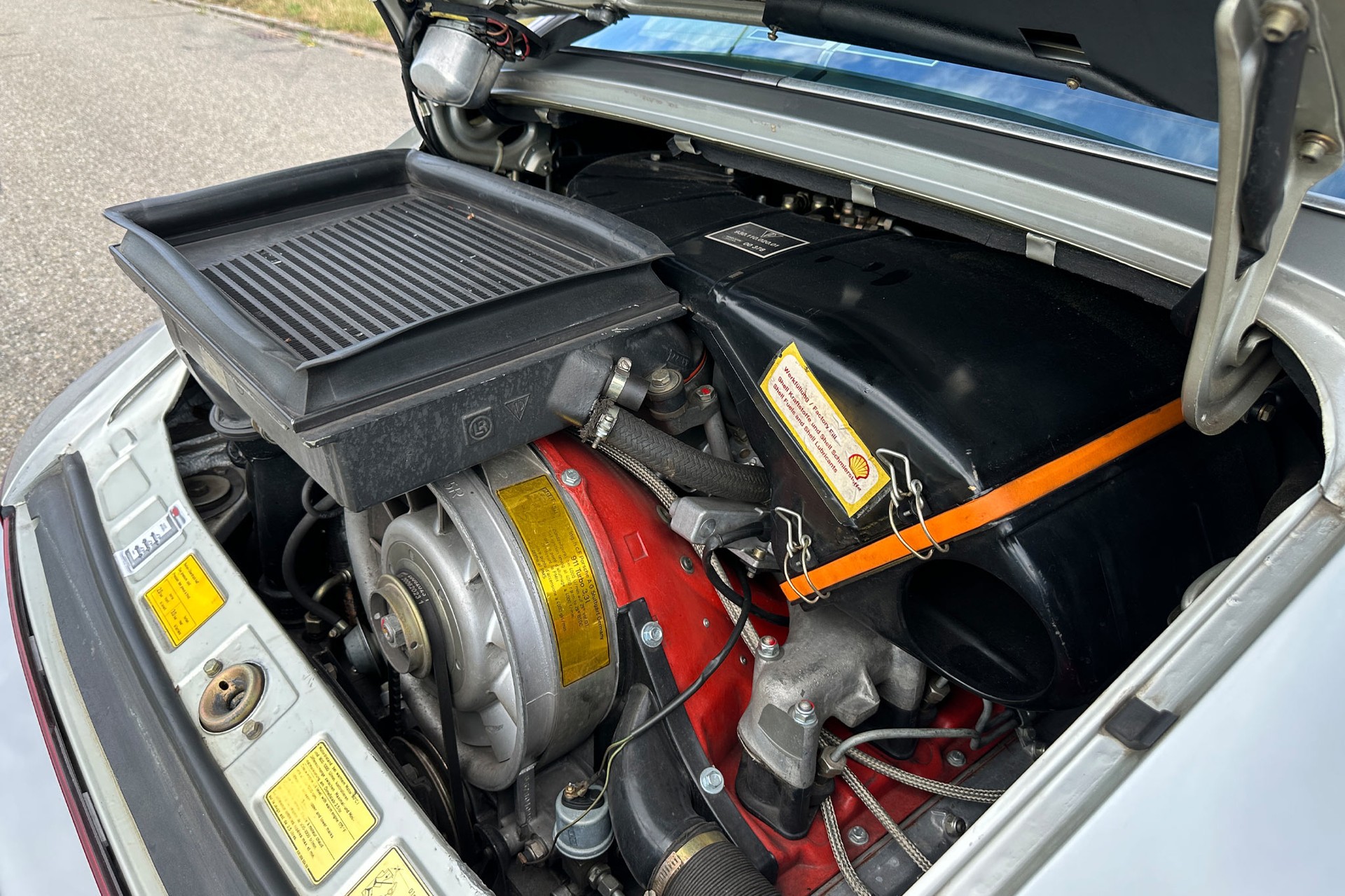 PORSCHE 911 Turbo 3.3-image-13