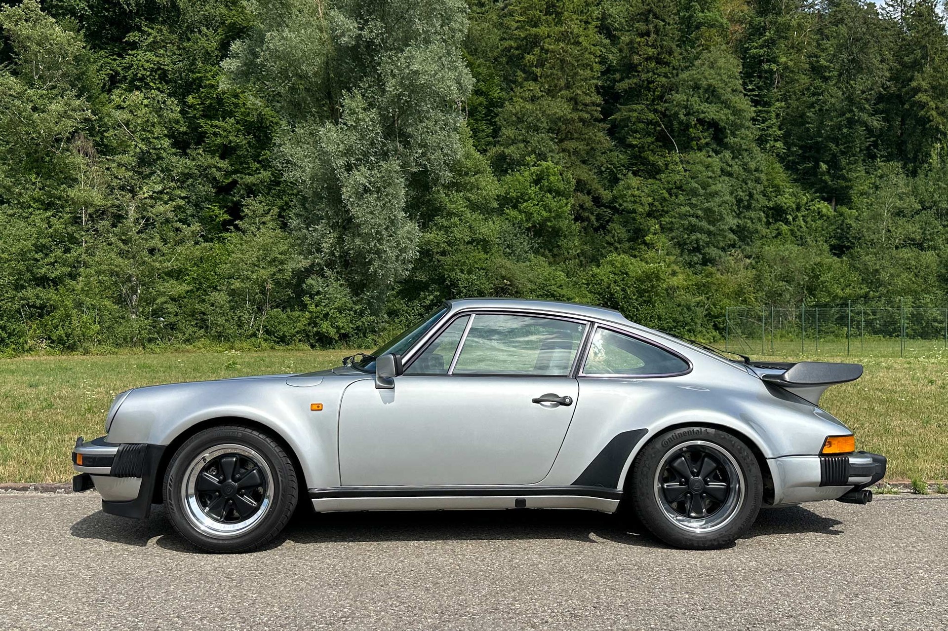 PORSCHE 911 Turbo 3.3
